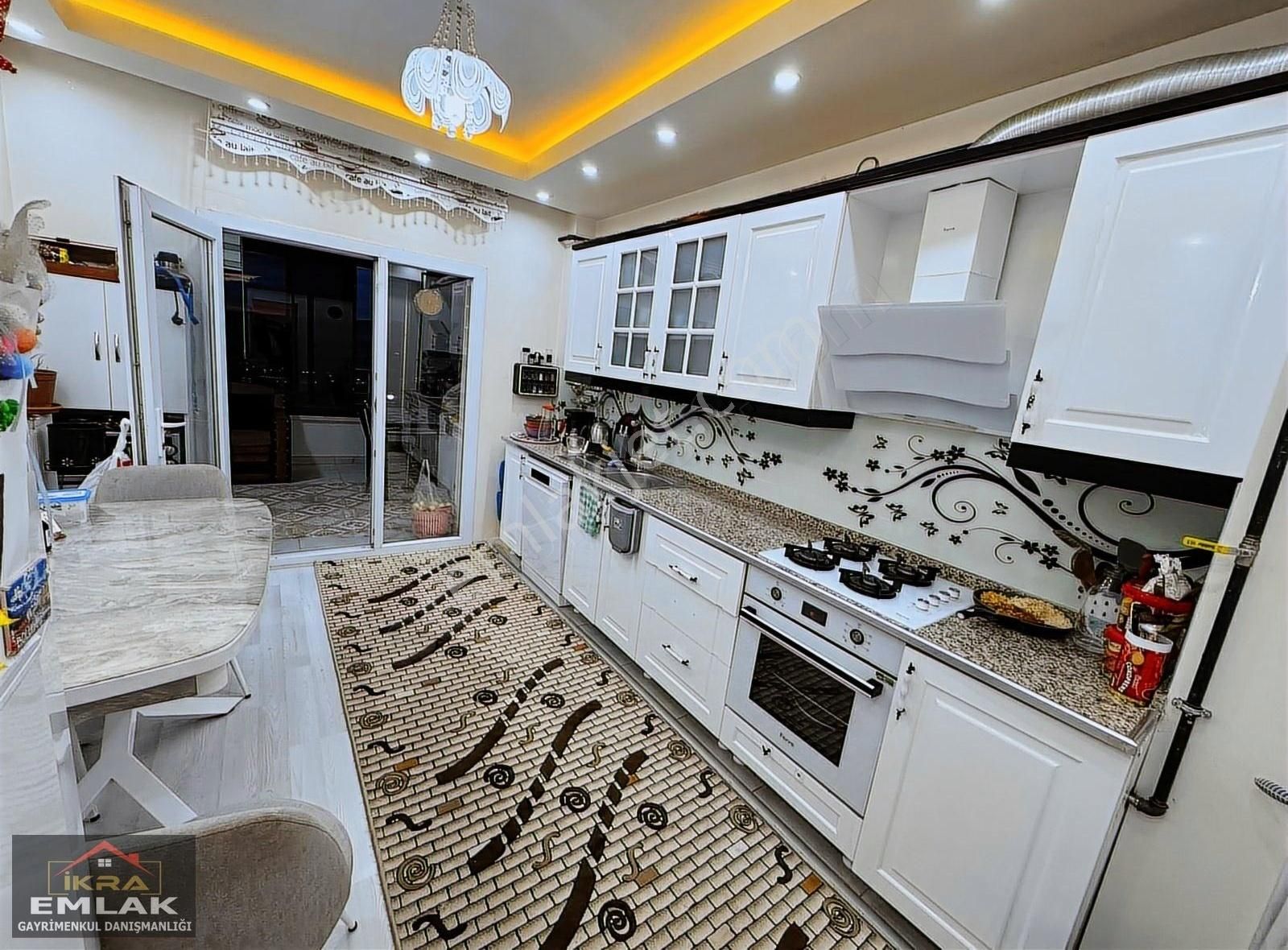 Avcılarda Ankara Manzaralı Güvenlikli 3+1 Site Dairesi