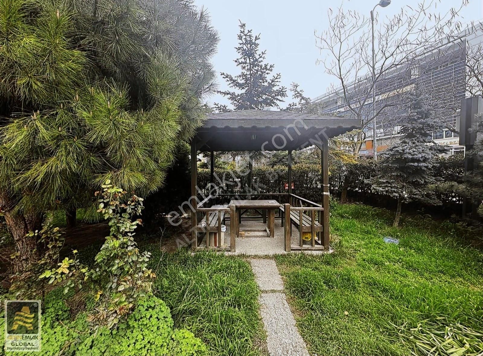 Beylikdüzü Barış Mah. Metrobüse 3dk 3+1 Ara Kat Satılık Daire