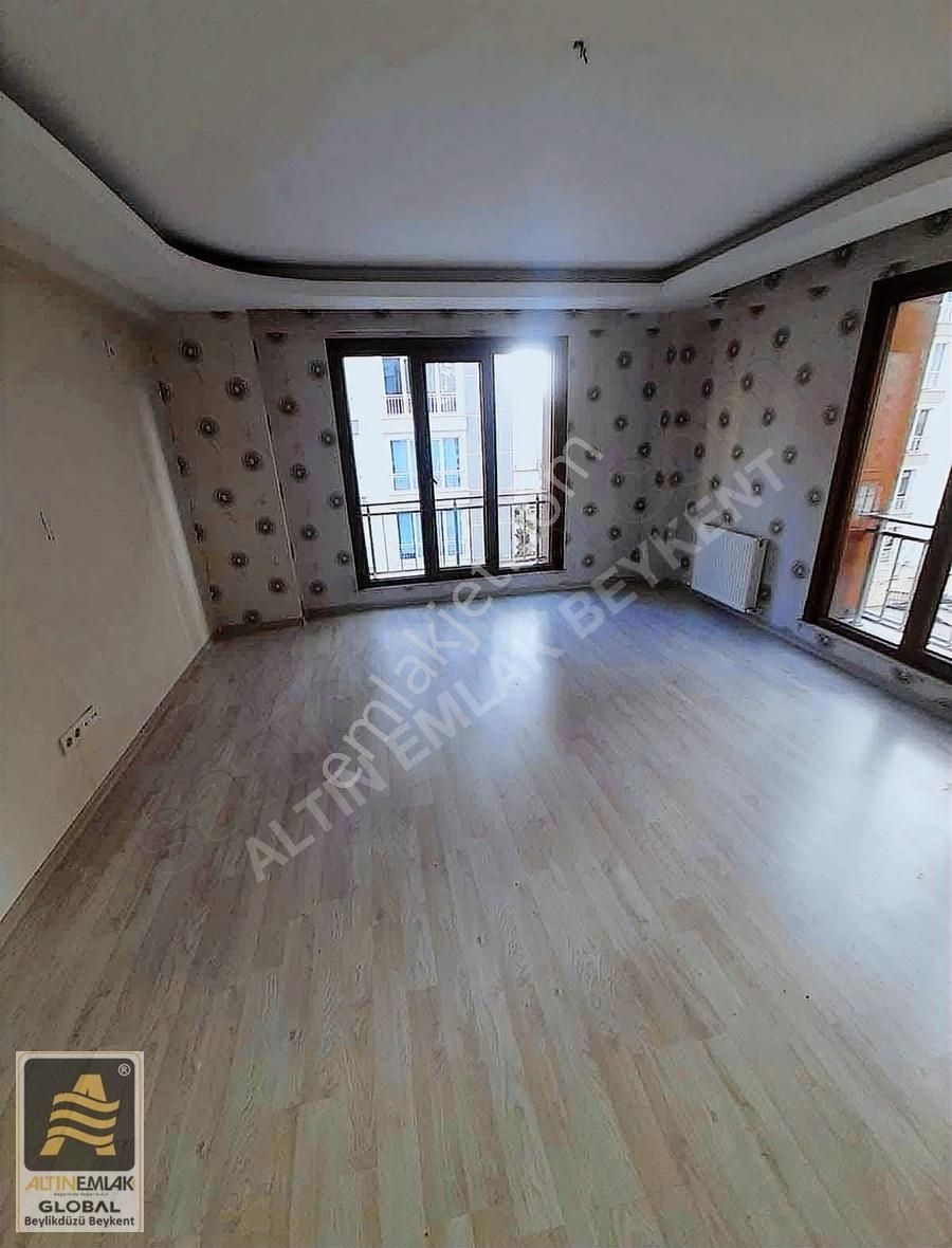 Beylikdüzü Adnan Kahveci Kısa Katlı Sitede 2+1 Satılık Daire