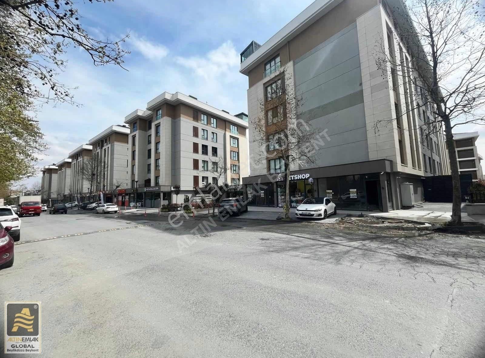 Beylikdüzü Kolejler Bölgesinde Kiralık Dükkan