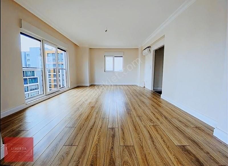 Feneryolu'nda Deniz Manzaralı 340 M2 Net 4+2 Lüx Dublex