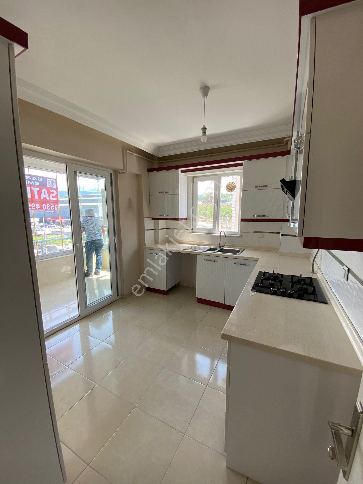 Karapınar Mah Site İçi 4.kat 140 M2 Satılık Daire