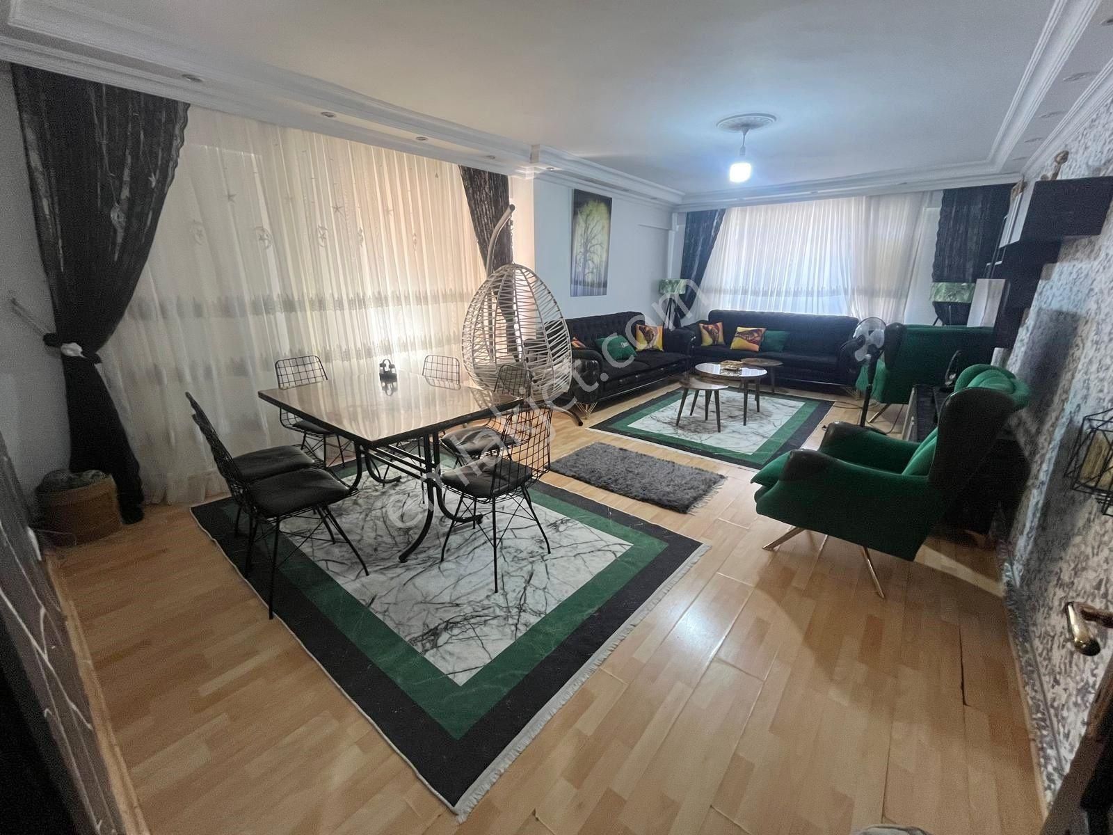 Evim Ankara'dan Bağlarbaşı Ara Kat Ön Cephe Üç Balkon 4+1 Satılık Daire