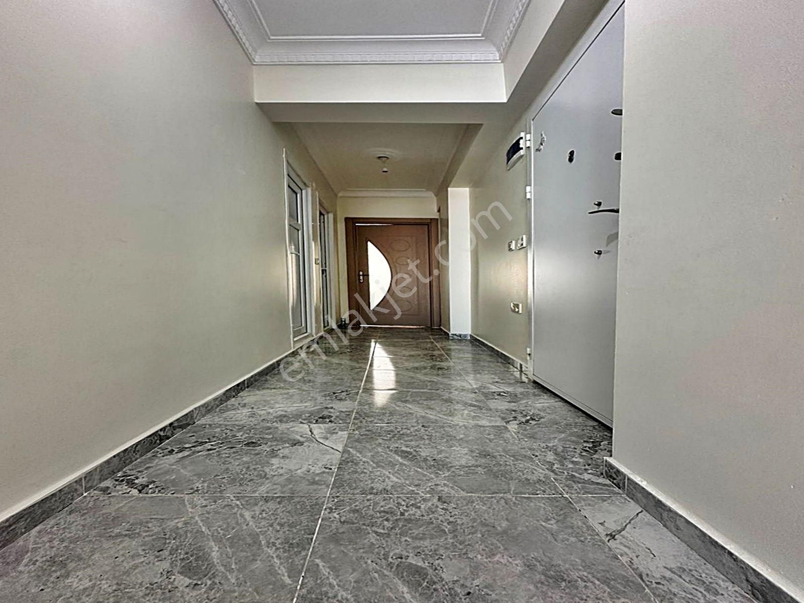 Cadde34 Yapı'dan Çınar'da Acil Caddenin Dibinde Geniş Metrekarede Acil Satılık 2+1 Arakat!!!!