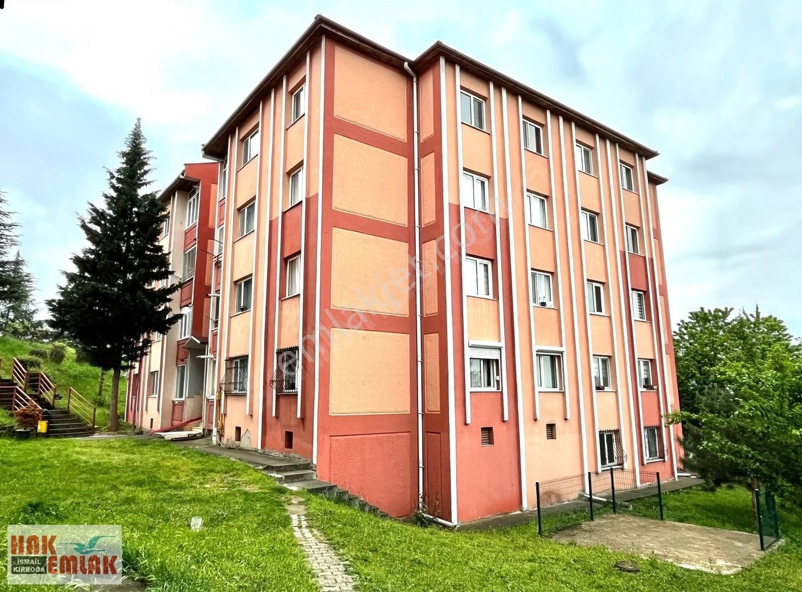 Hak Emlak'tan Esentepe Mah.de Doğa Manzaralı Kiralık 3+1 Daire