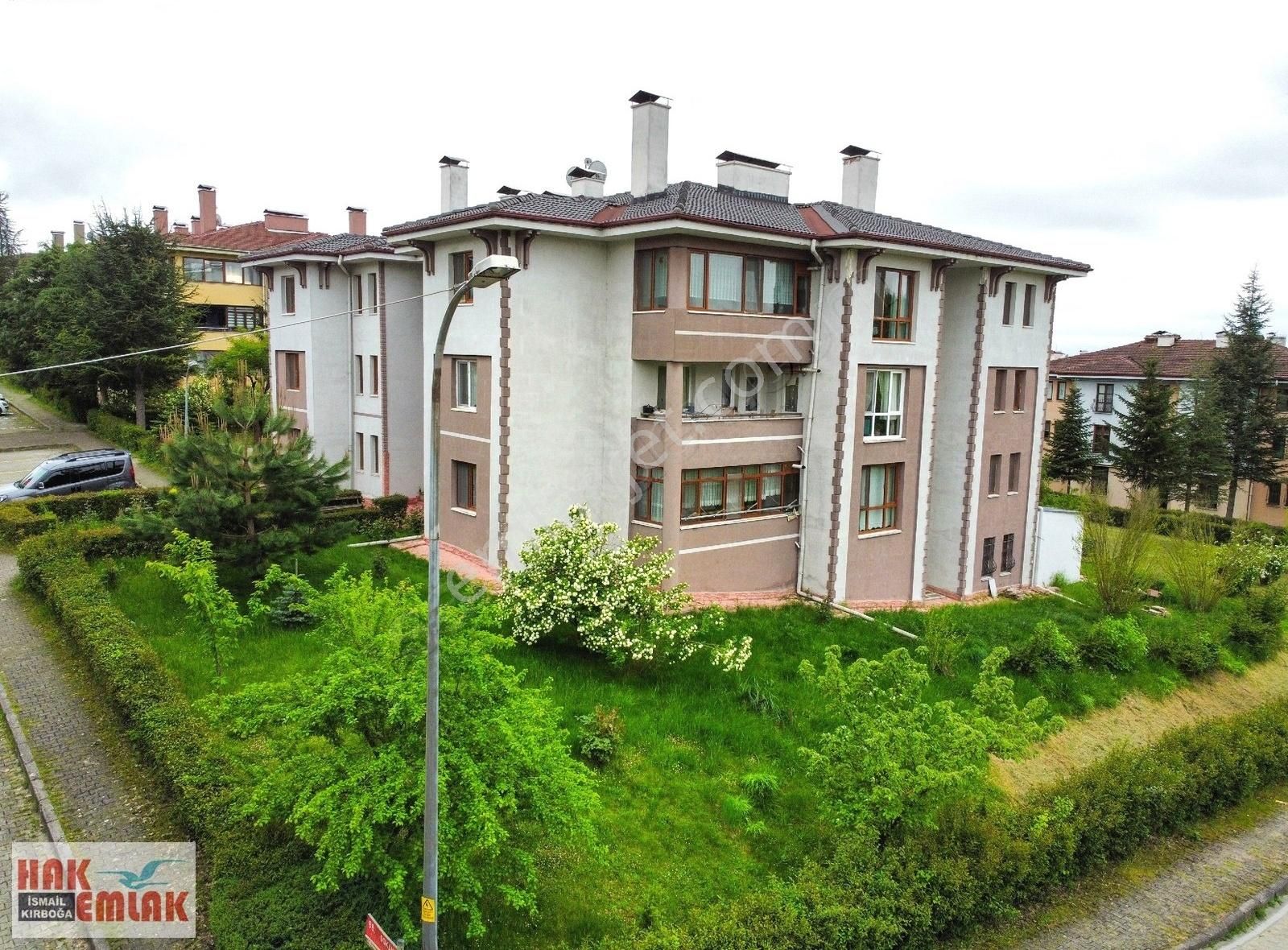 Hak Emlaktan Çamlıevler Mah.de Doğa Manzaralı Satılık 3+1 Daire
