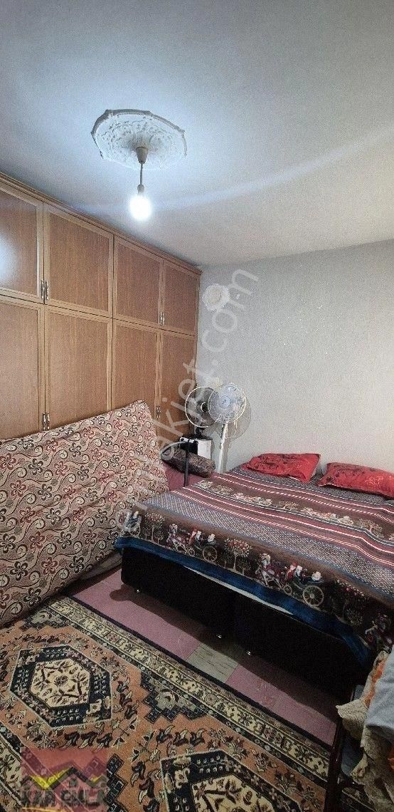 Isıklar Mhlesı Malas Caddesi Civarında 3+1