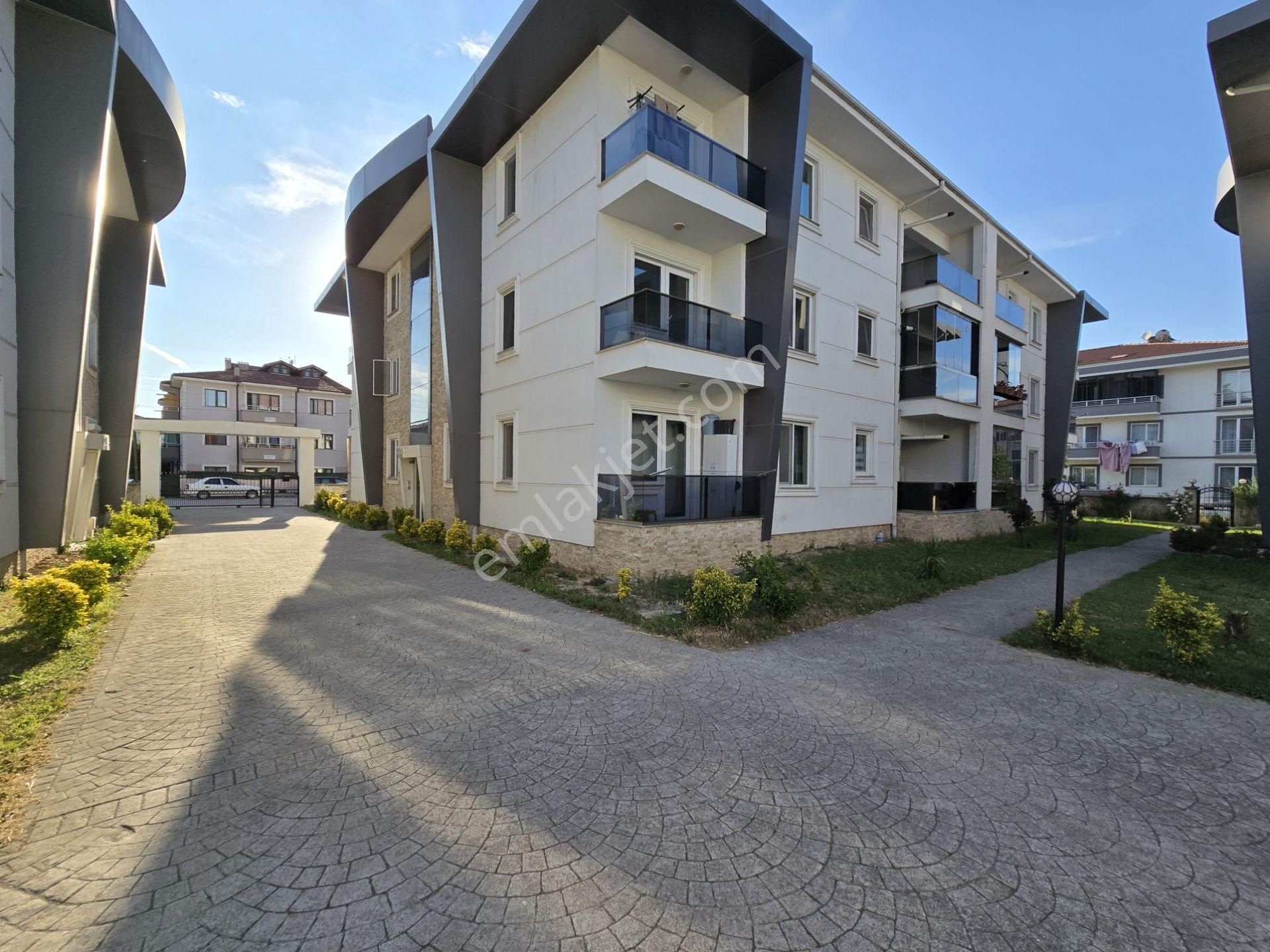Sakarya-tekelerde-ara Kat-3+1-125m2-kiralık Daire
