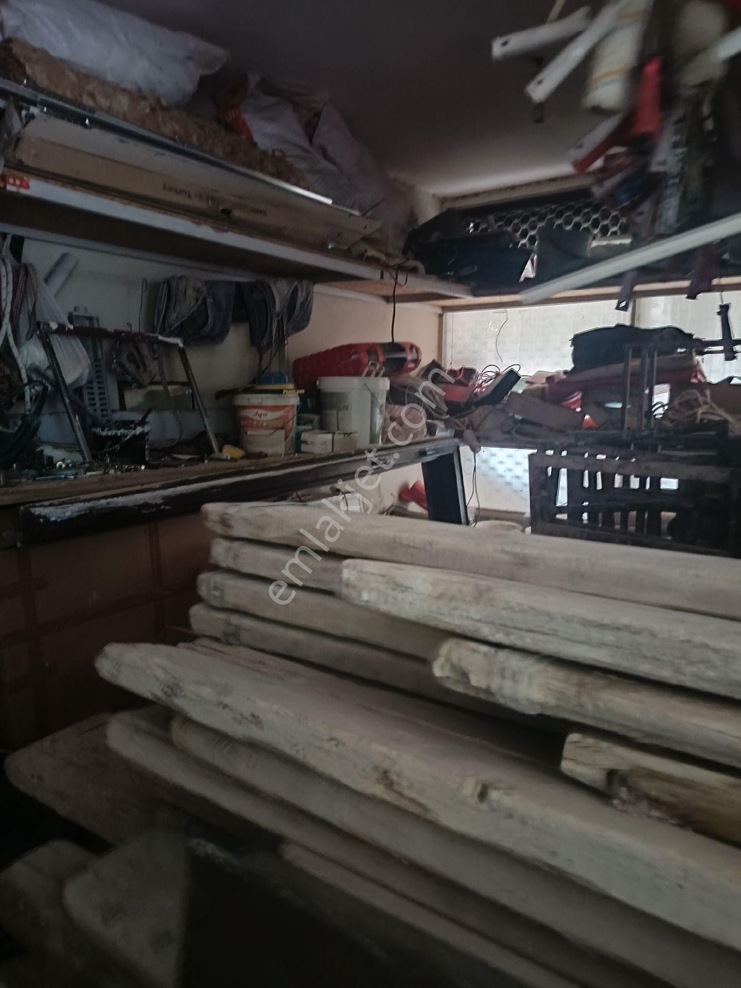 Site İçerisinde Yıldız Mah. Ofıs Dükkan 90 M2
