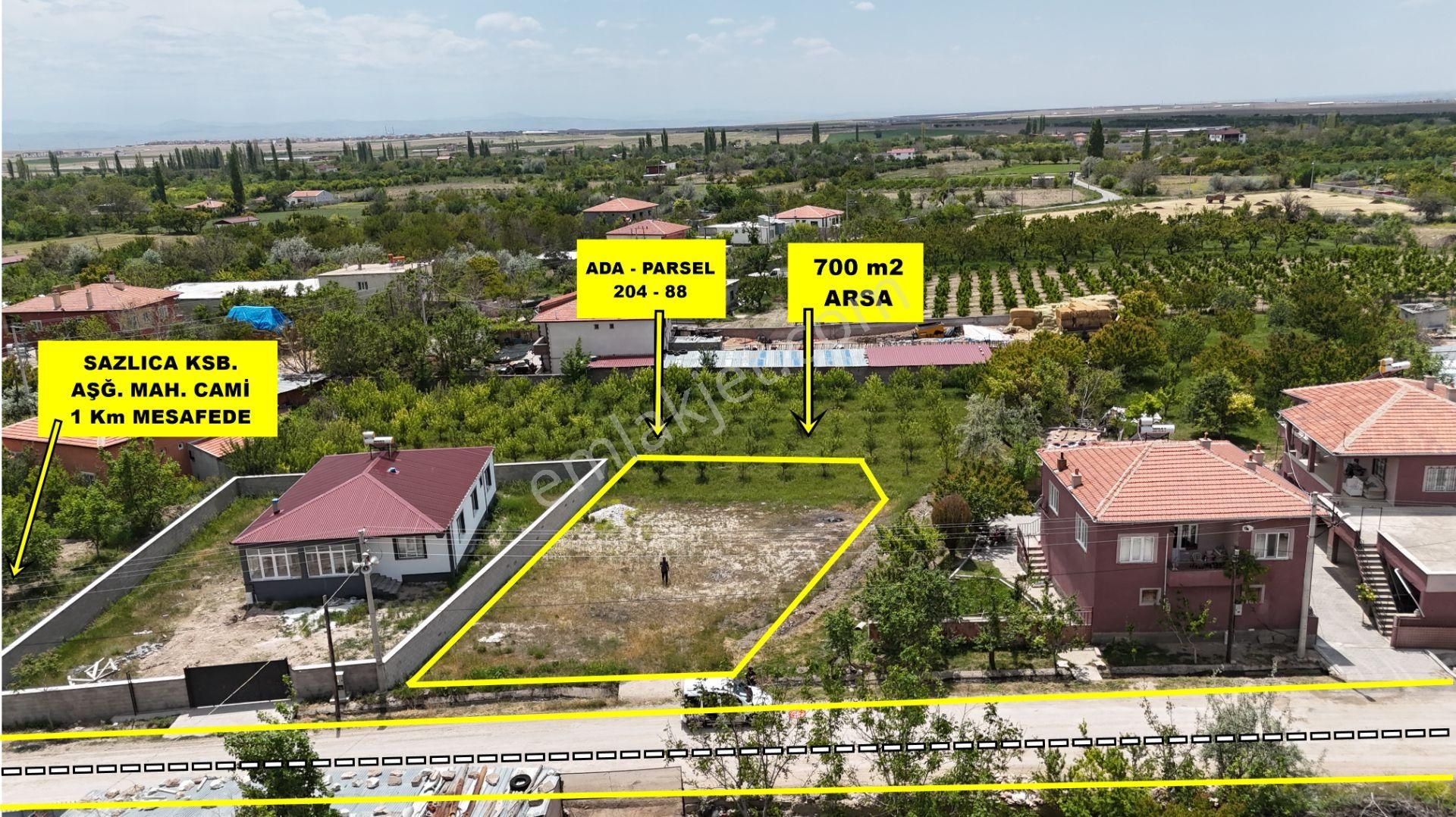 E.gökal Sazlıcaaşağı Yola Cepheli Büyük Çayır İlerisi 700m2 Arsa