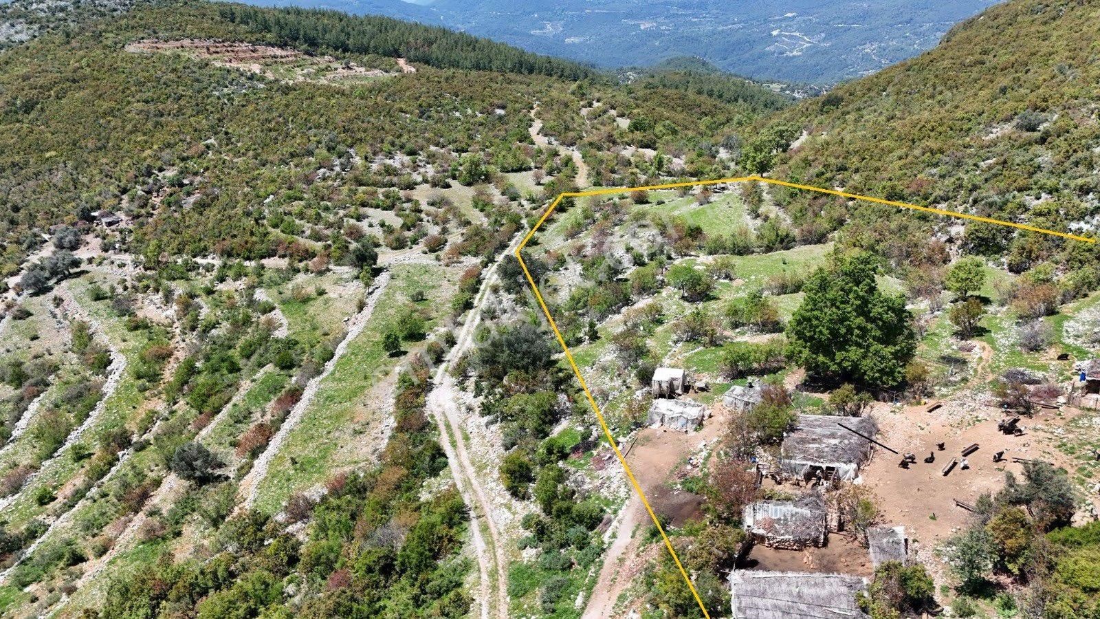 Alanya Karamanlarda Satılık 20.000 M2 Yatırımlık Arsa - Görsel 13