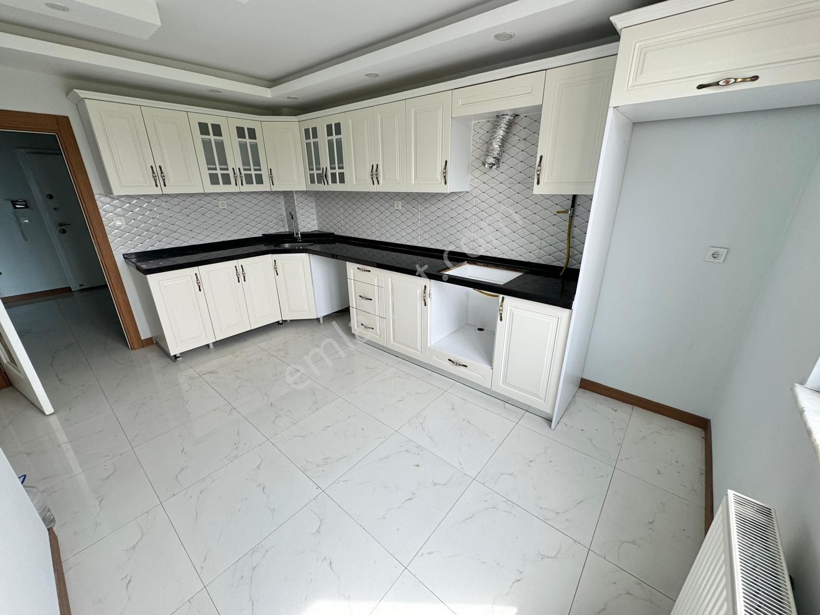 Doğan Emlak Group’tan Tepecik Mh.3+1 4.kat Çift Balkonlu Ebeveyn Banyolu Site İçi Kiralık Daire