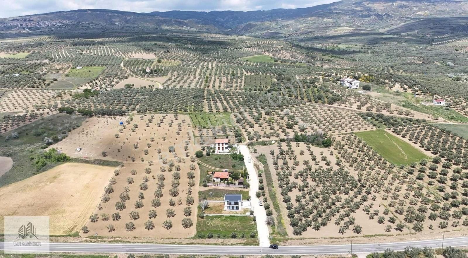 Panoramik Deniz Manzaralı 310 M2 İmarlı Arsa