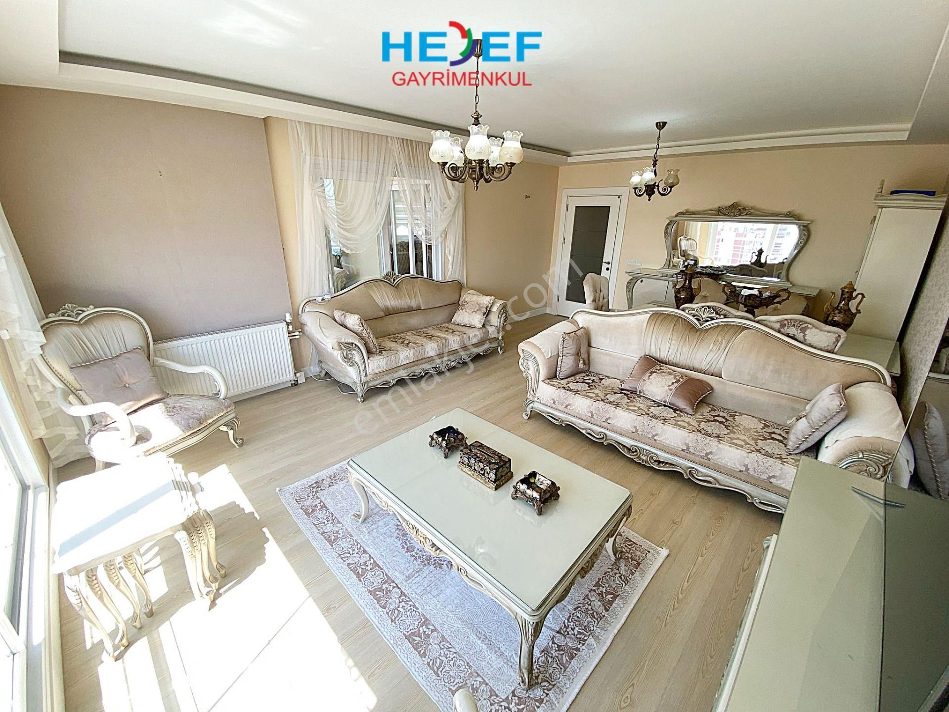 Hedef'ten Amfi Tiyatro Civarı Havuzlu Geniş Kombili 3+1 Daire