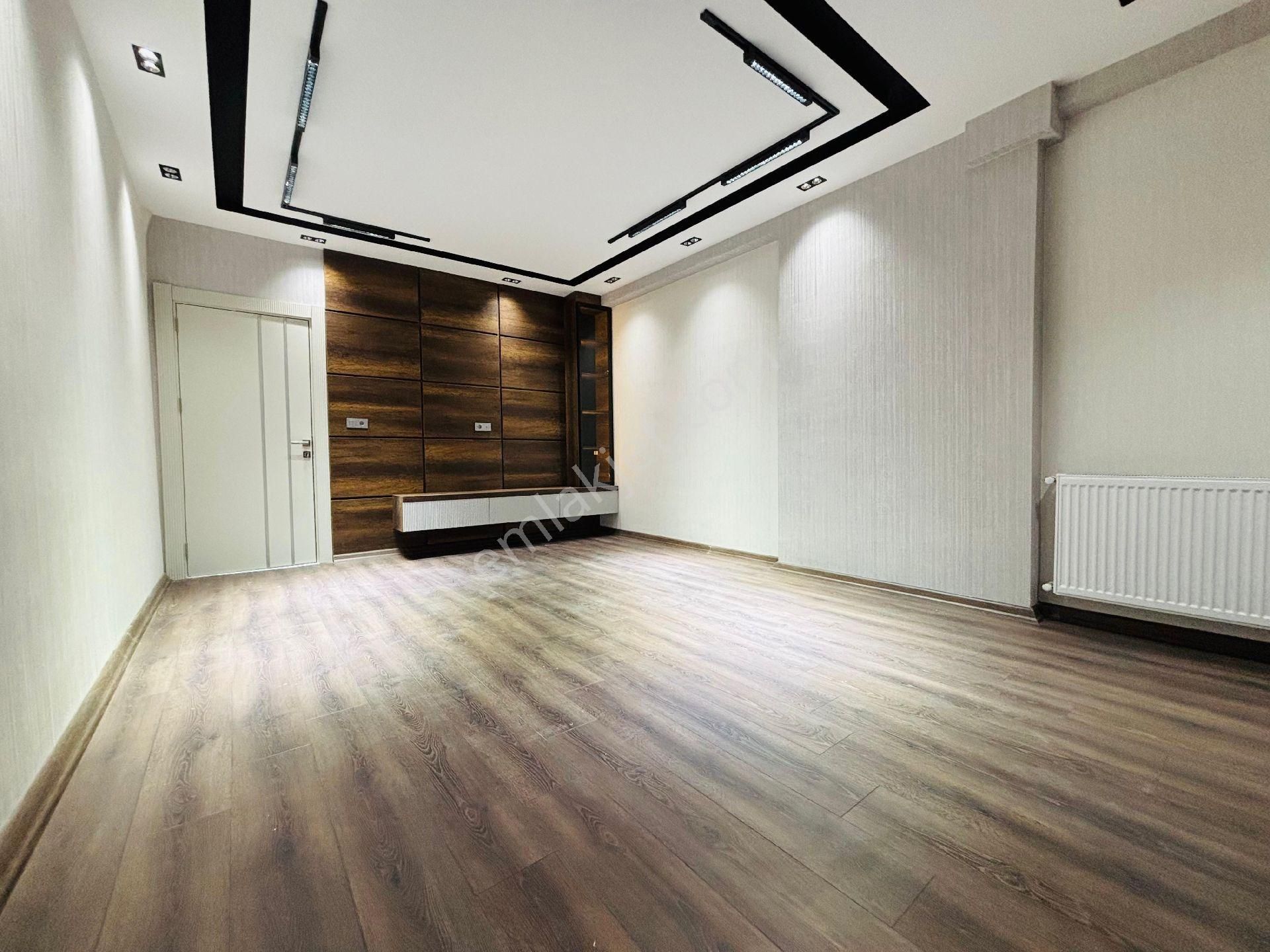 Doğukent Mh. Yaşam Park Civarında 4+0 Giyinme Odalı Satılık Daire