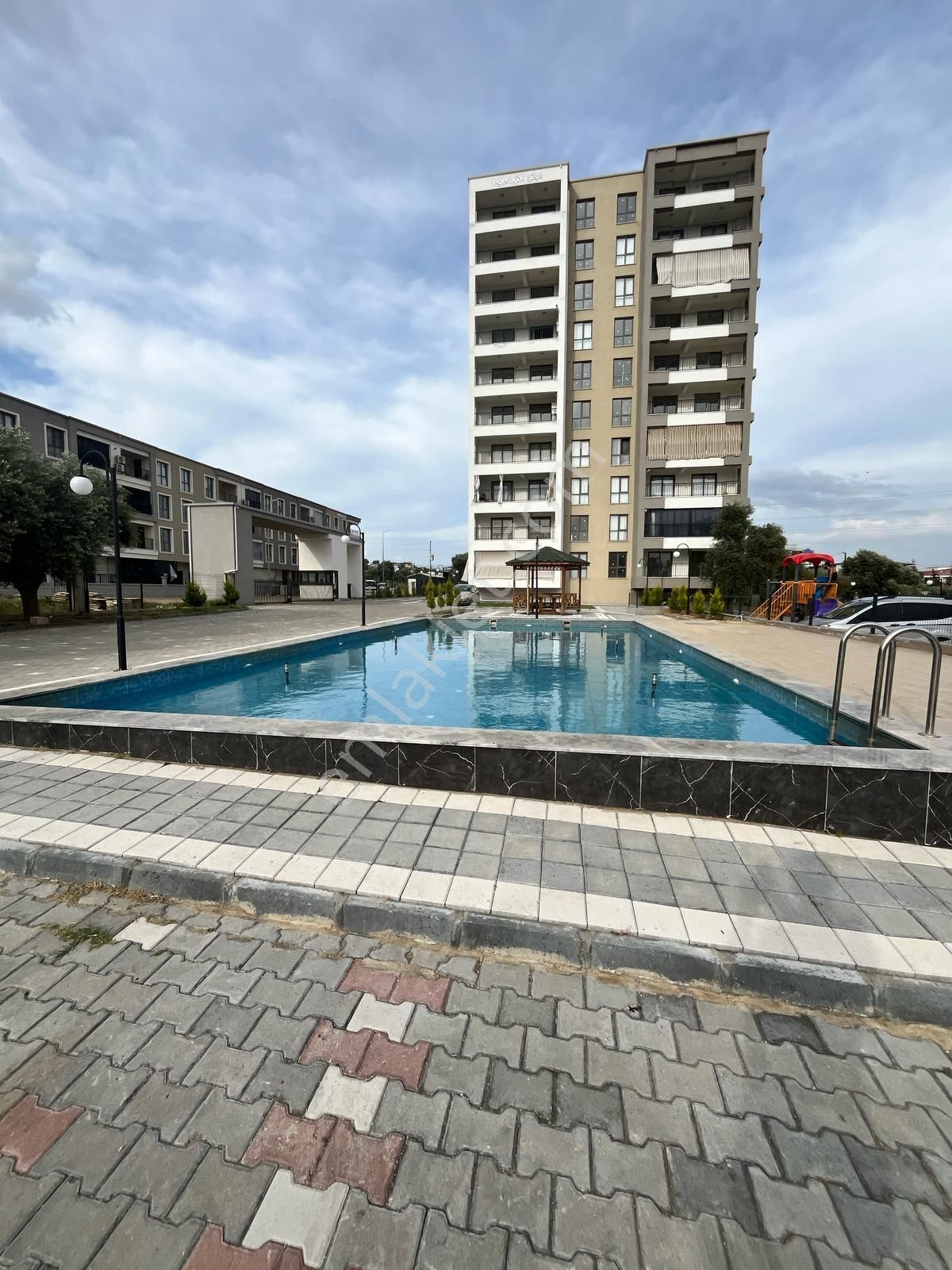 Konut Emlaktan Aydın Yıldıztepe De Havuzlu Site İçerisinde 3+1 Lüx İşcilik Satilik Daire