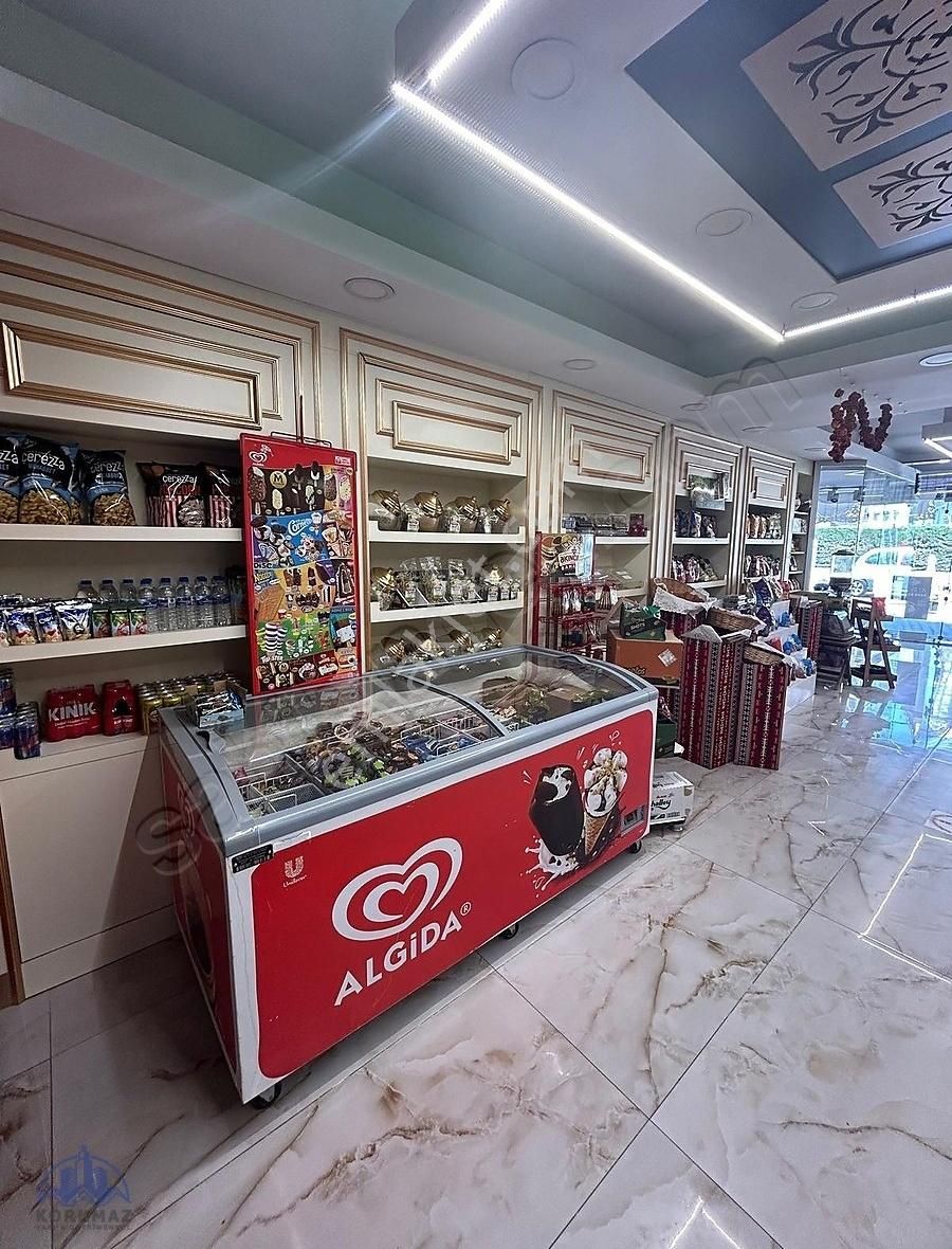 Yüksek Cirolu Devren Kiralık Kuruyemiş-tatlı-dondurma Dükkanı