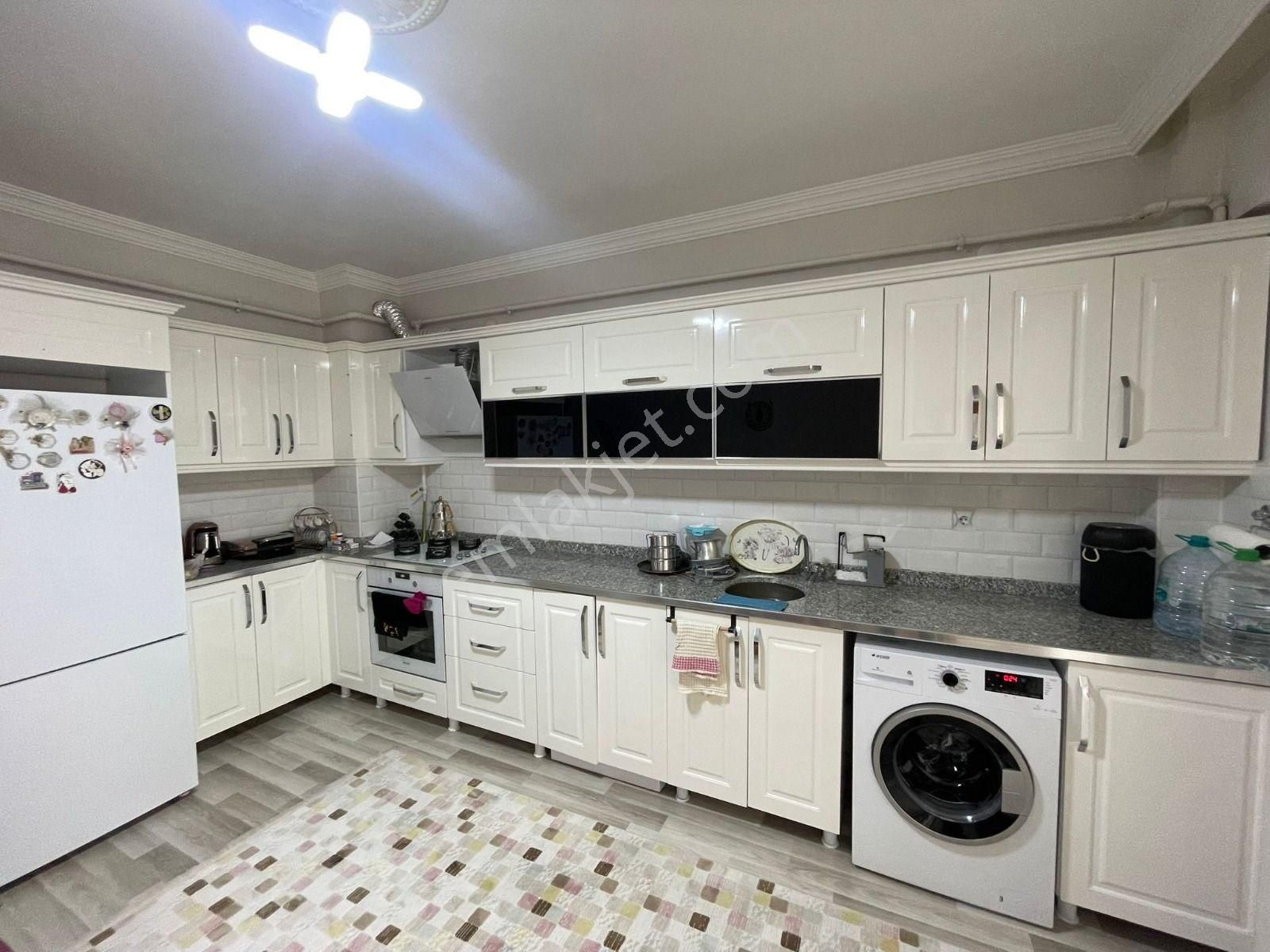 Mevsim Gayrimenkulden Ataşehir Malatya Caddesi 4+1 Satılık Daire