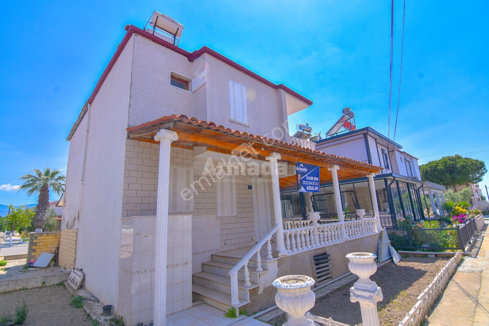 Kuşadası Deniztur Sitesi'nde Eşyalı Kiralık 2+1 Yazlık