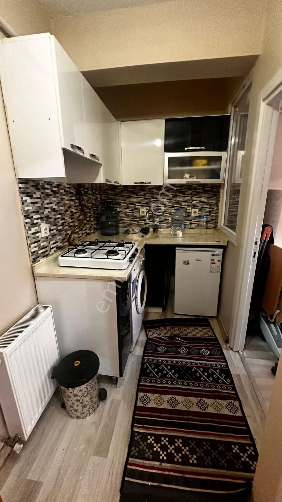 Satılık 1+1 Ayrı Mutfaklı Apart Sütlüce Mh Cuma Pazarında Mevkii Orta Cami Yakını