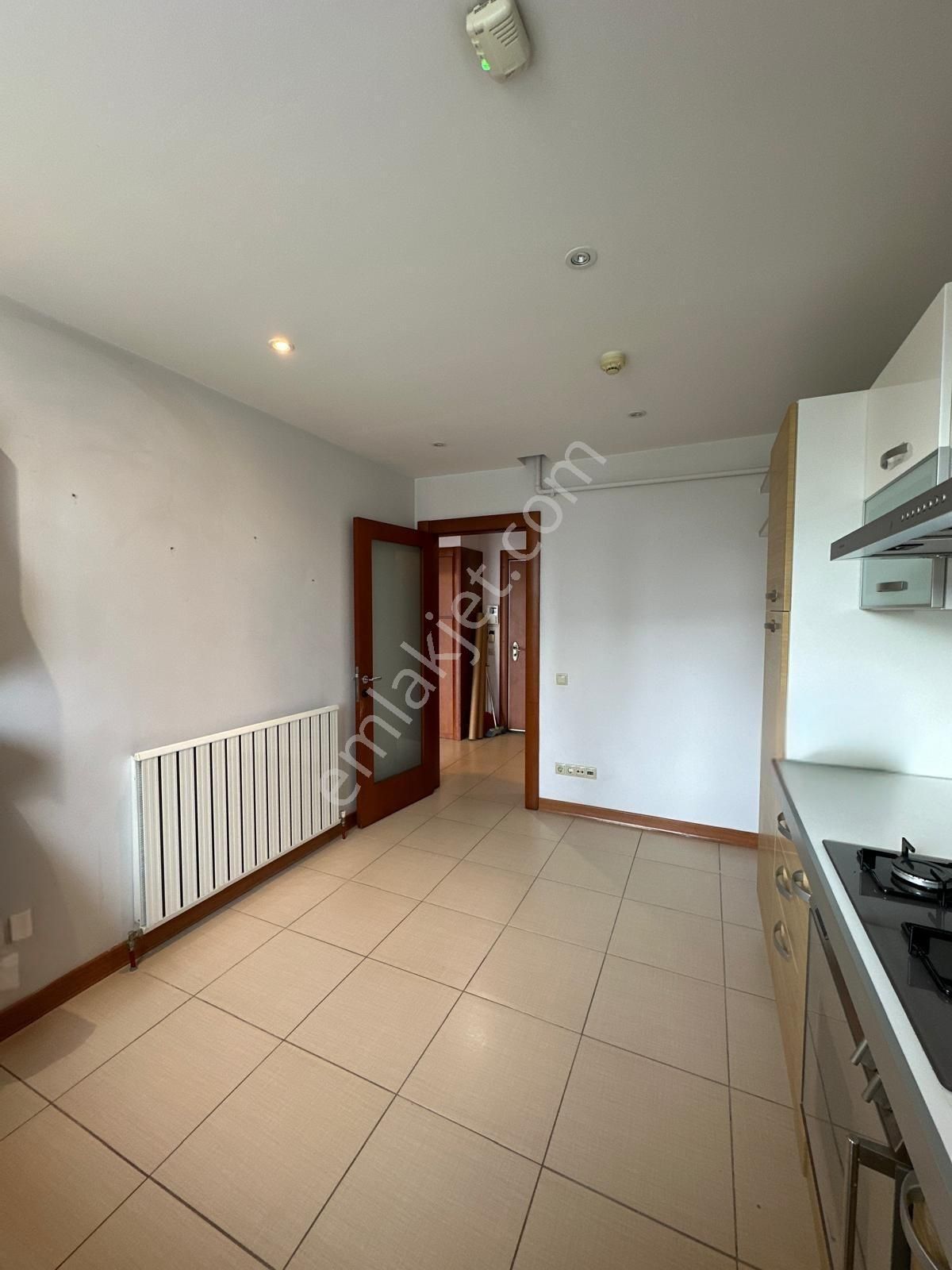 Ataşehirde Finans Merkezine Komşu Uphıll Court A Ada'da 12.kat 2+1 105 M² Kiralık Daire