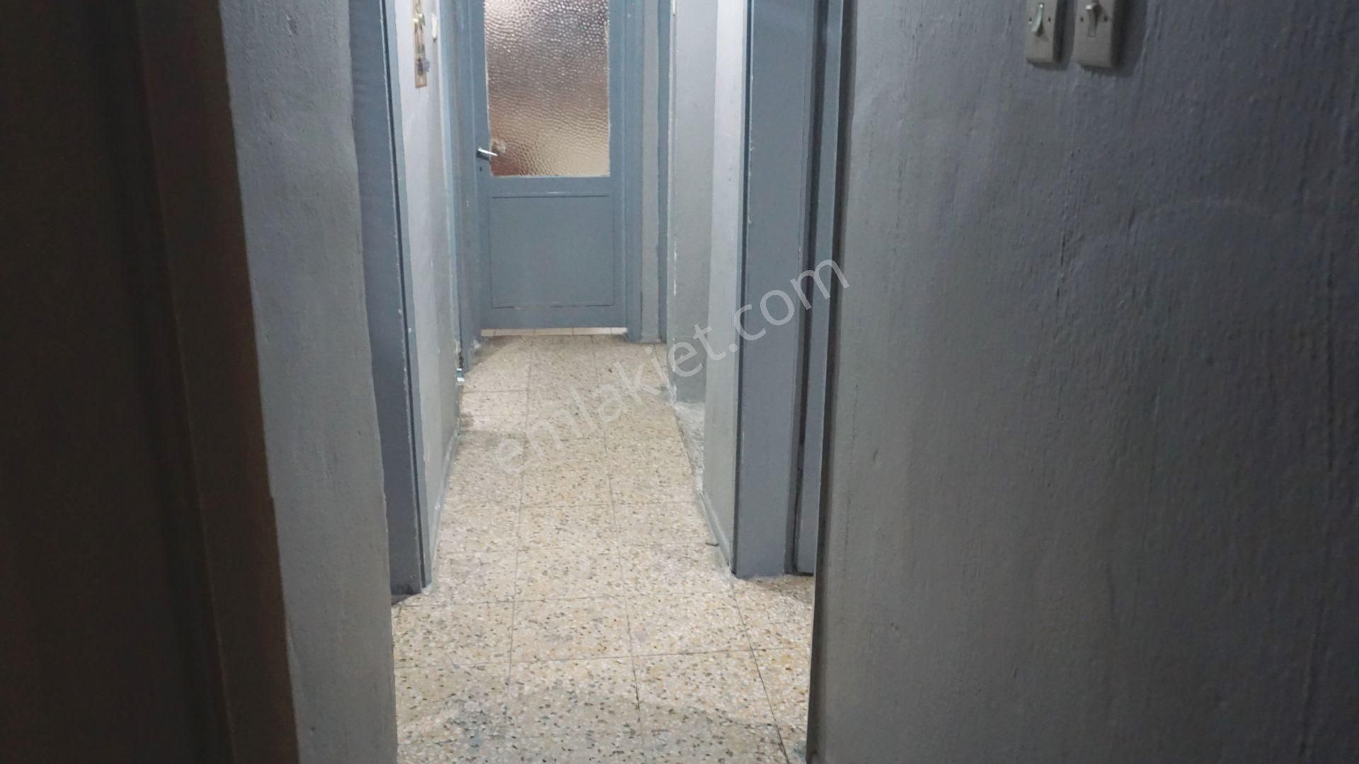 Karşıyaka Cumhuriyet Mah Kiralık 3+1 Arakat Daire Çiğli Serkanda