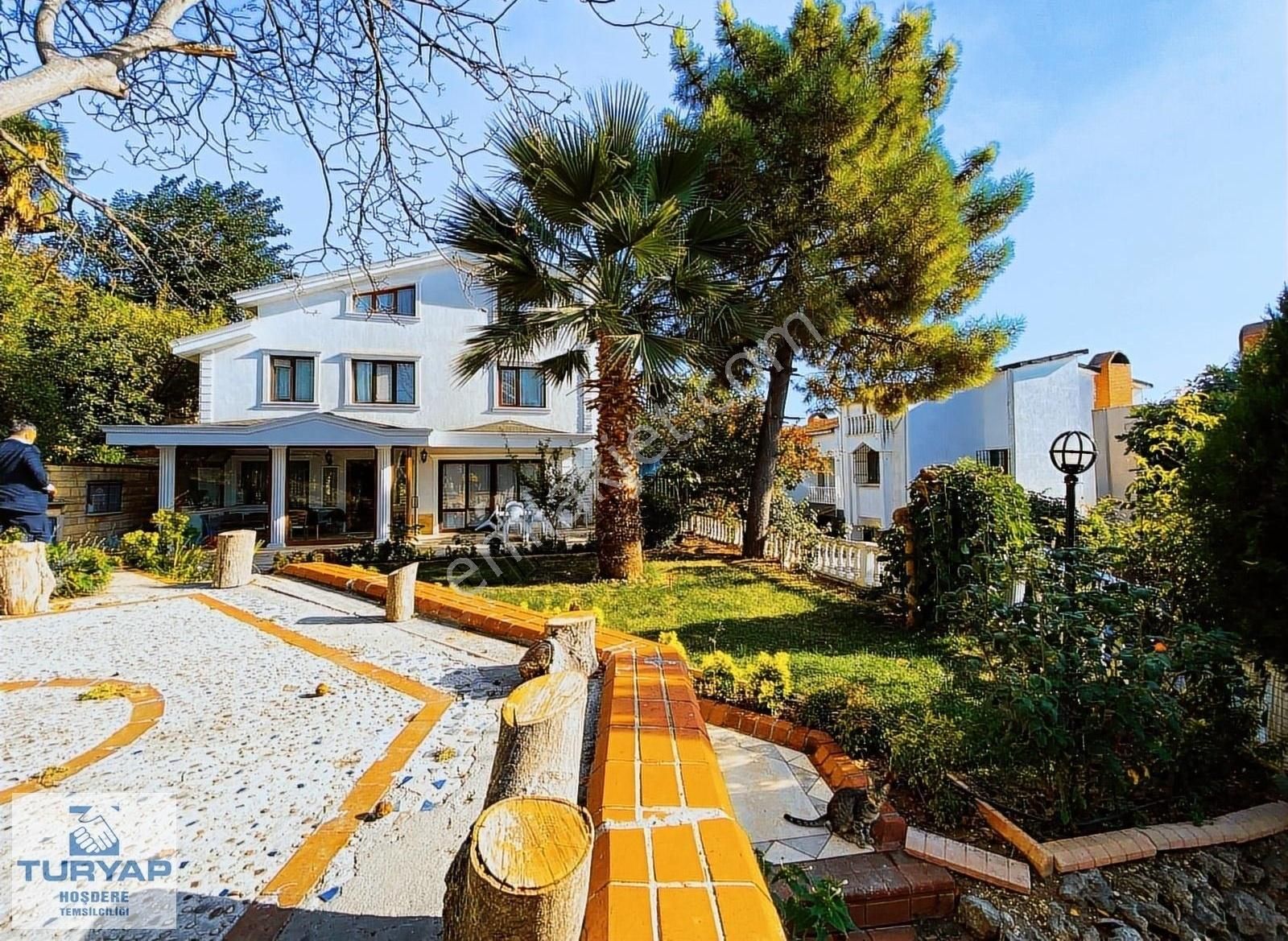 Deniz Manzaralı Site İçinde Triplex Villa Gürpınar