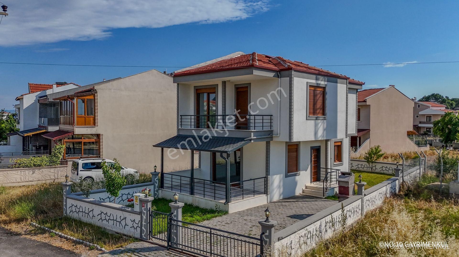 No:10 Gayrimenkul’den – Ayvalık Altınova’da Denize 300 Metre Mesafede, Müstakil Fırsat Villa!