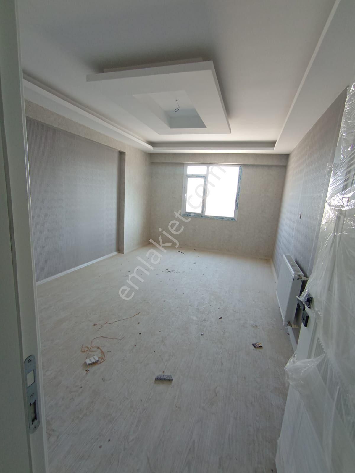 Batıkent'e Cok Acillde...havalesiz Uygun Ara Kat Köşebaşı 2+1 Sıfır Daire...