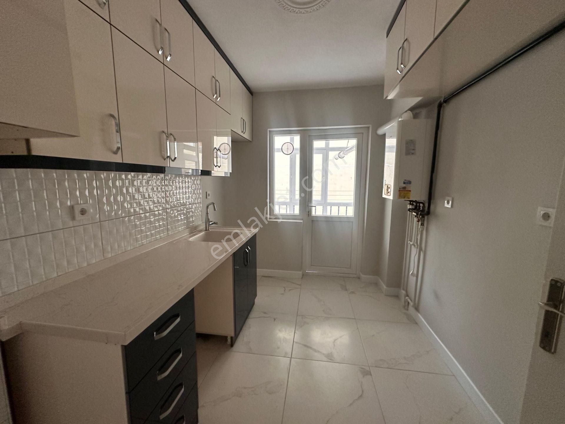 Pınarbaşın'da Salon Bağımsız 3+1 Ara Katta Yapılı D.projeli Daire!!!!