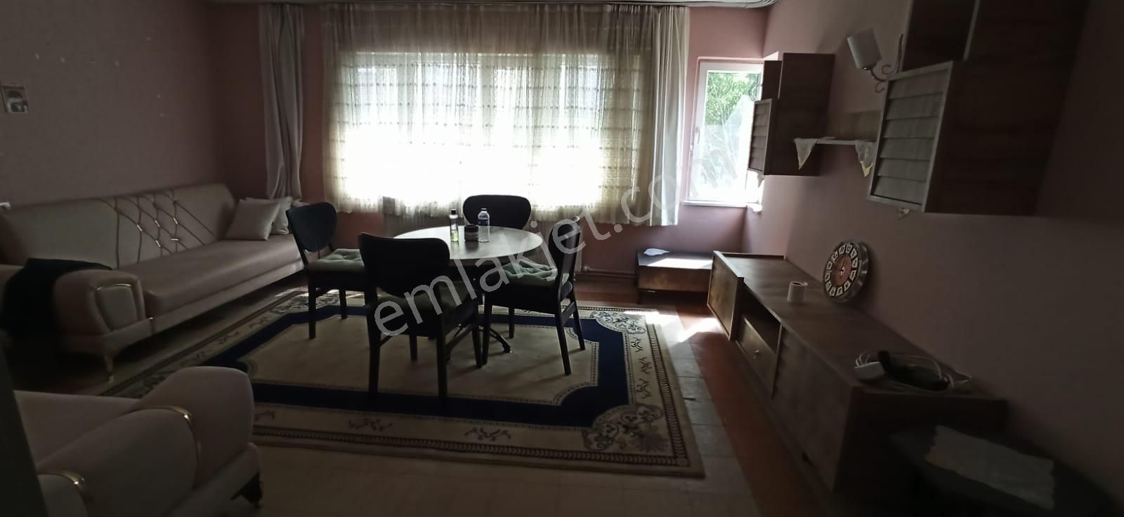 İnegöl Merkezi Konumda Süleymaniye Mahallesinde Kiralık Eşyalı Daire