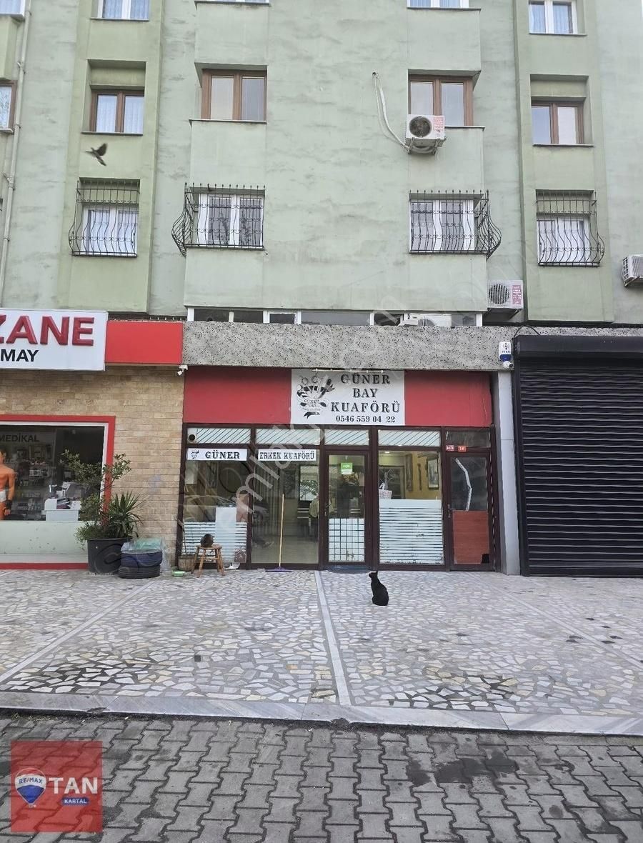 İçerenköyün Merkezinde Satılık Dükkan