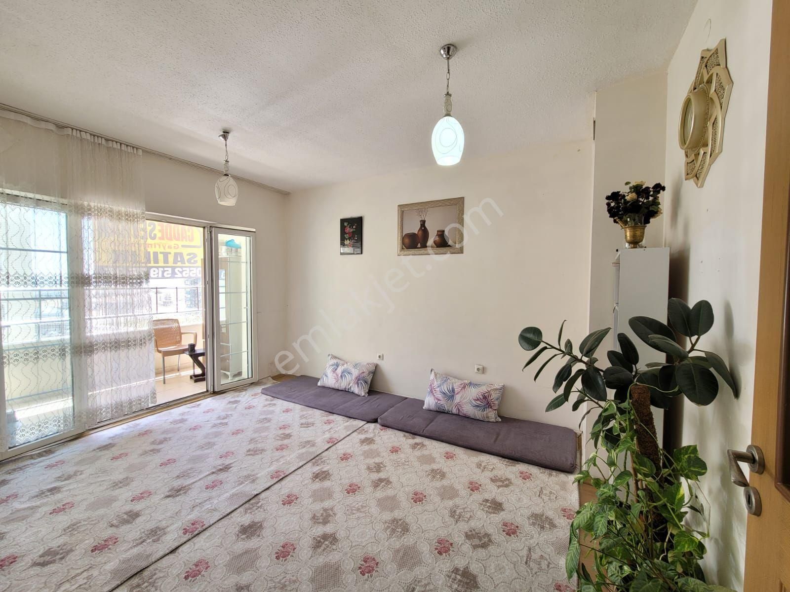 Cadde Seyran'dan Satılık Yapılı 2+1 86m2 Arakat