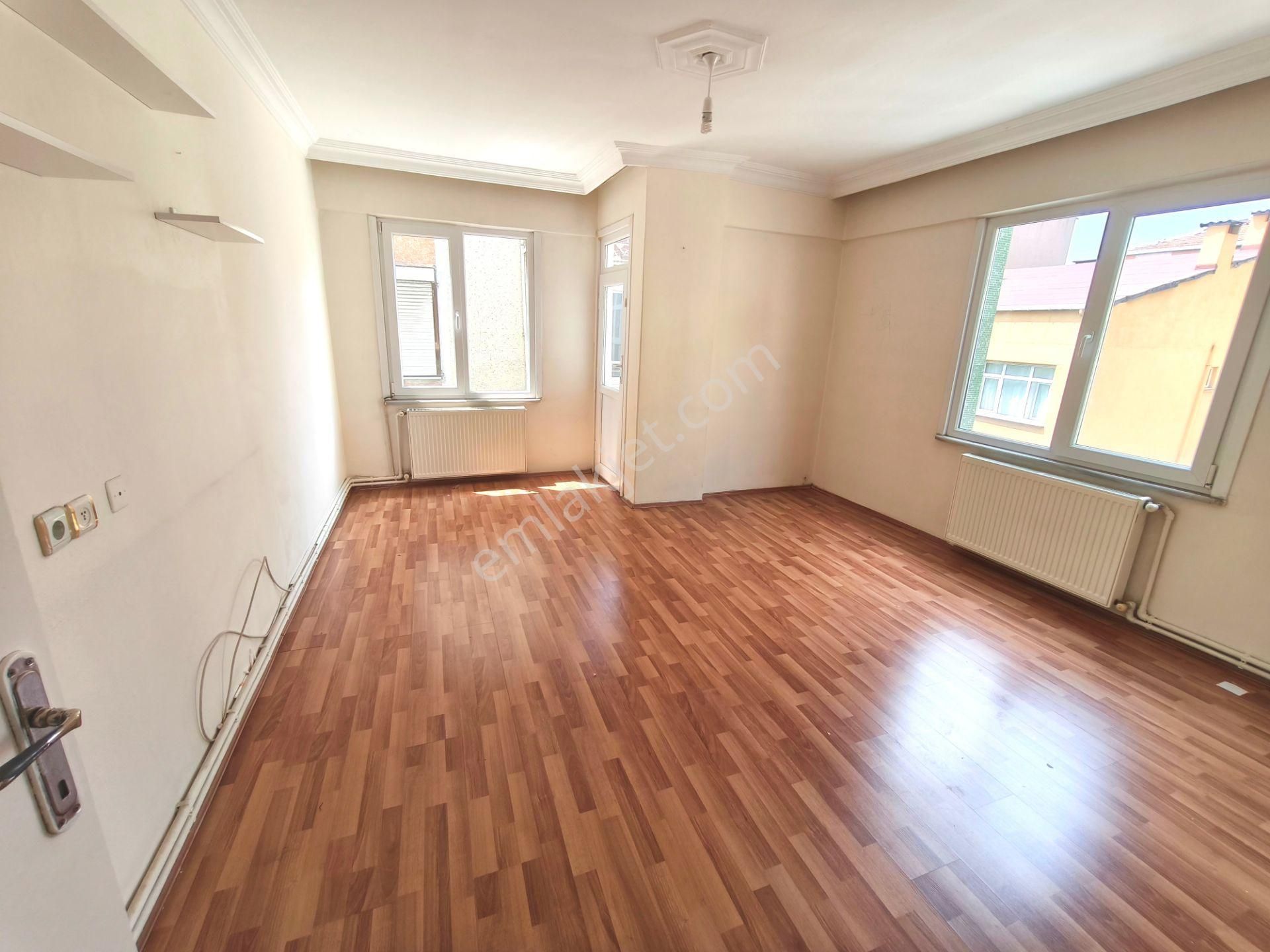 Güngören Güneştepe Mh 2.kat 2+1 Kombili