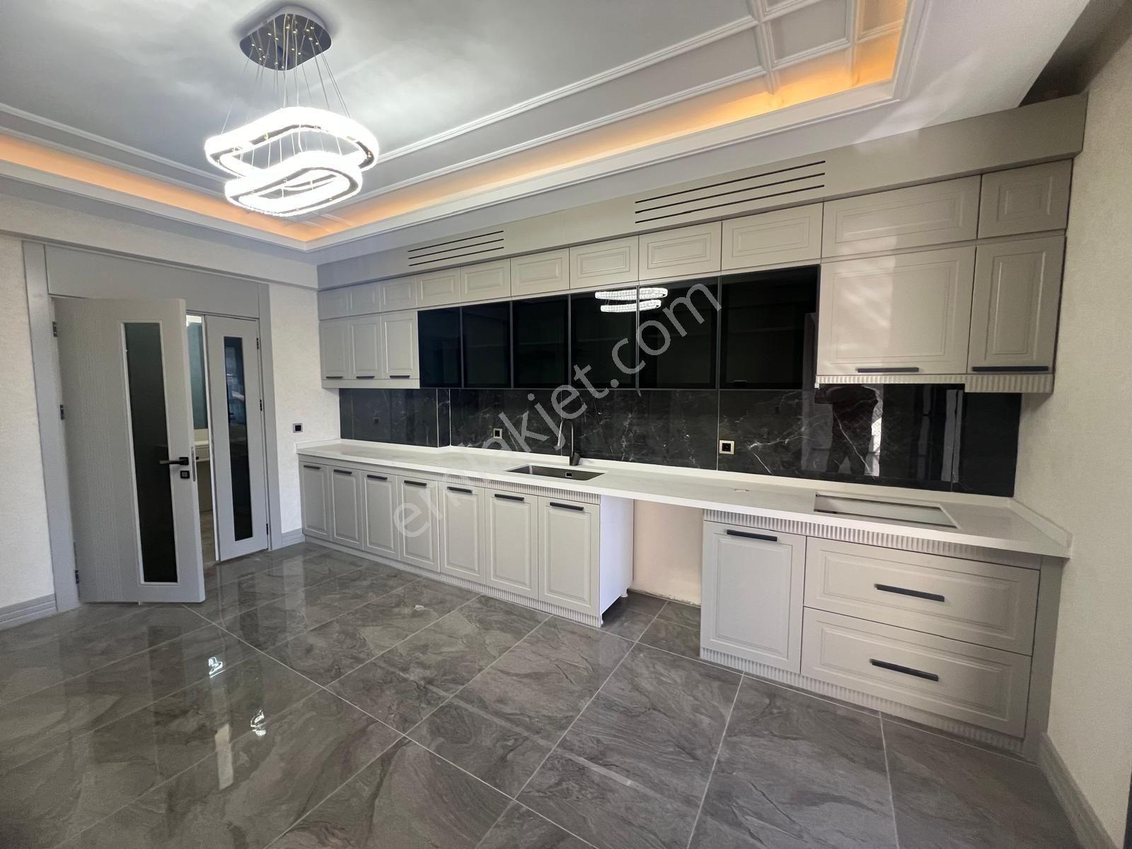 Winstown Avm Civarı Sipan Zilanda 3.5+1 Satılık Daire