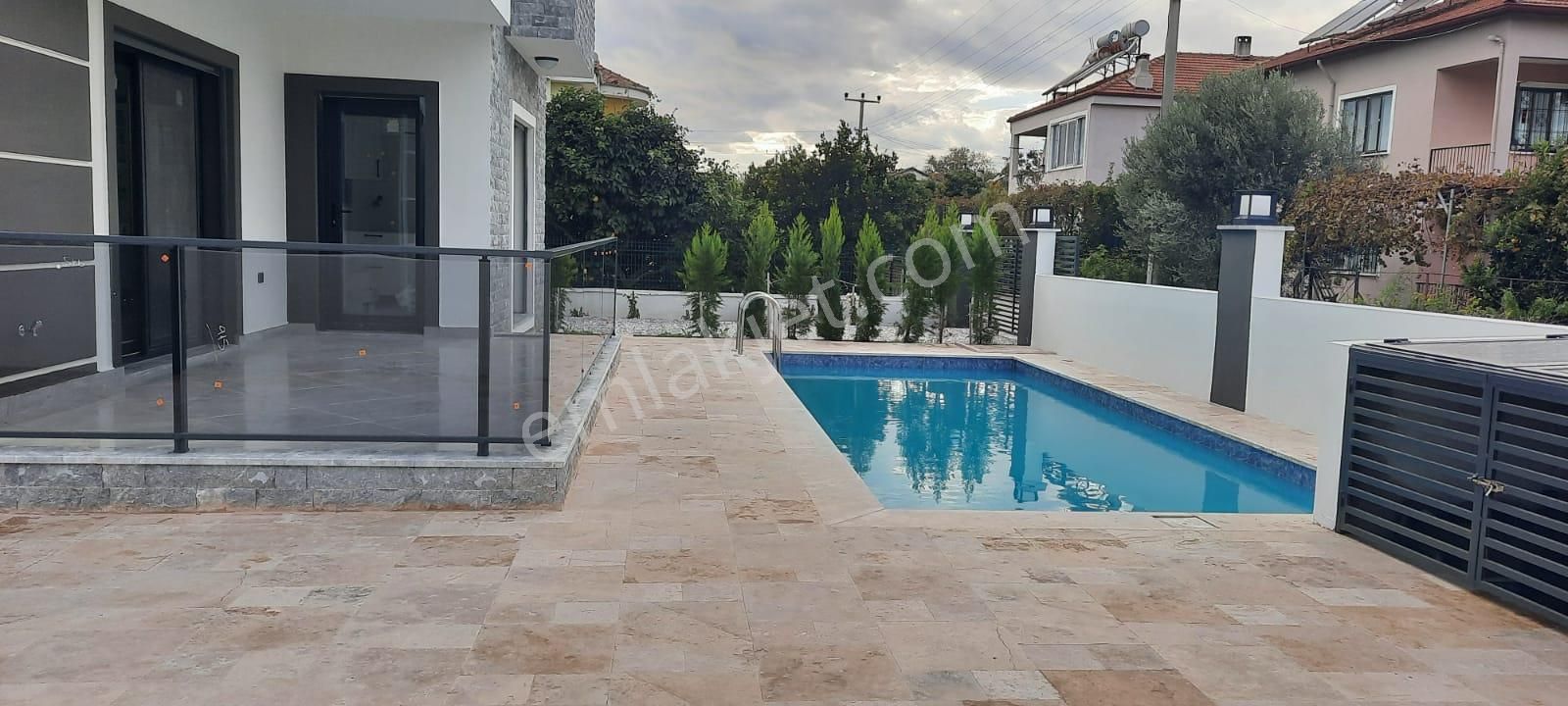 Dalaman Karaçalı Mahallesi Müstakil Havuzlu 4+1 Villa