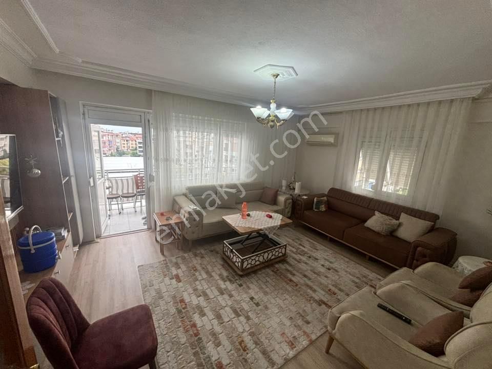 Tc Emlaktan Satılık 3+1 Pazar Pazarı Civarı Daire