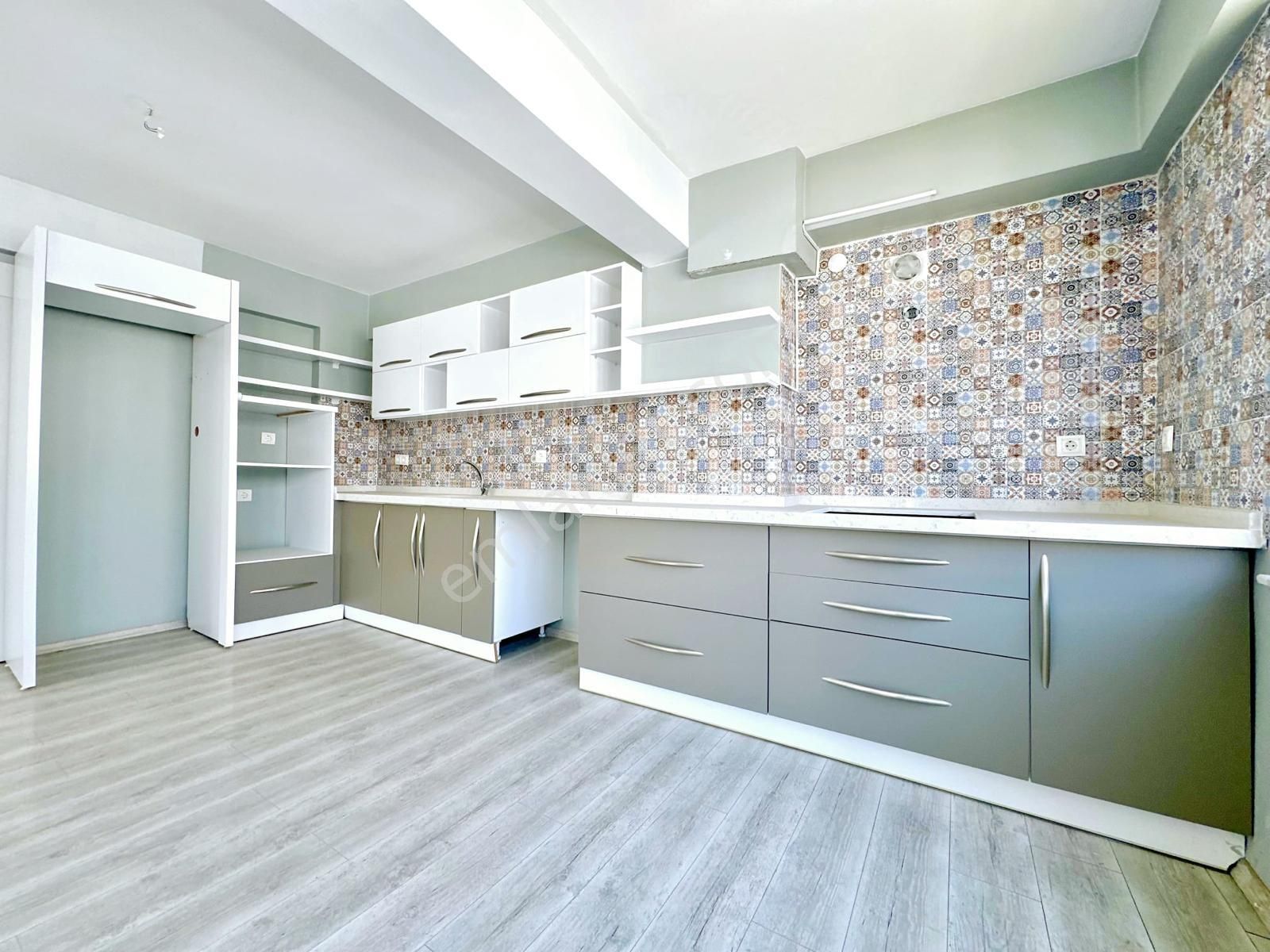 ✨akçay Ay Emlak'tan✨sarıkızda Doğalgazlı İçi Komple Yapılı Satılık 4+1 Geniş Teraslı Dubleks Daire