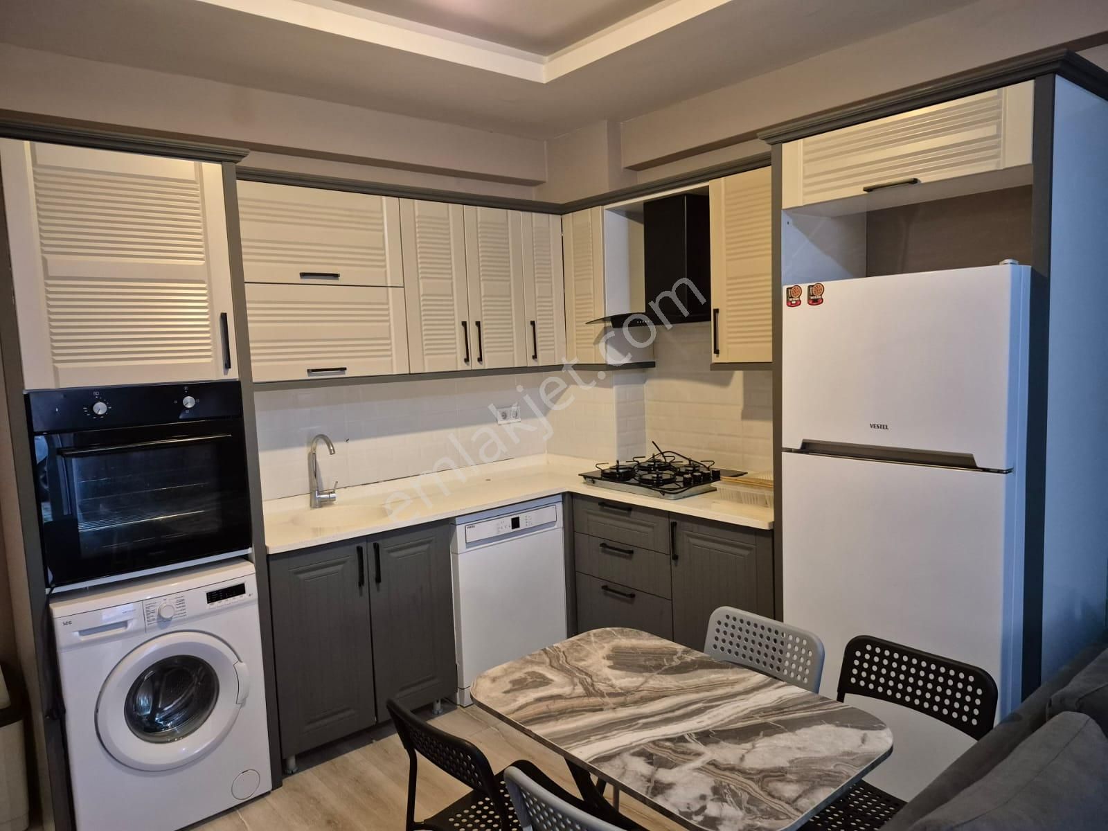 Altın Emlak Servis Düzergahında 1oda 1 Salon Eşyalı Kiralık