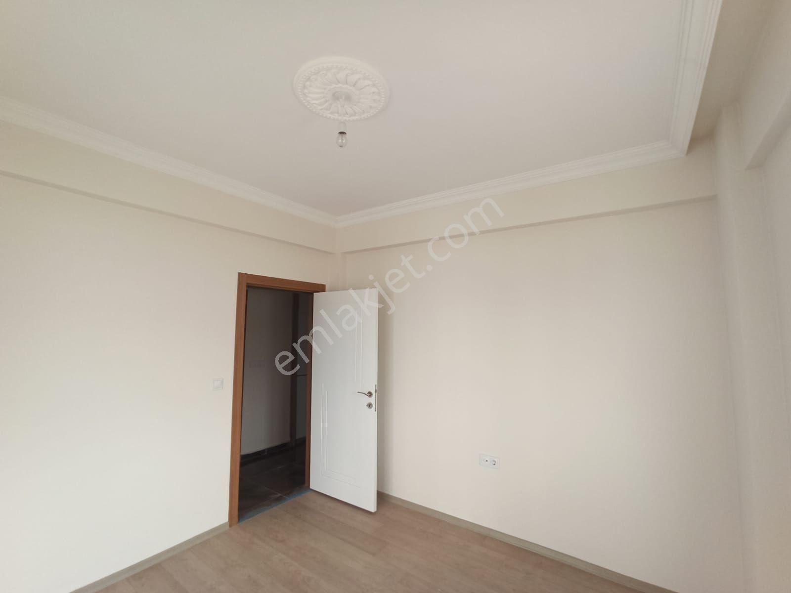 Arkadaş İnşaat Emlaktan Kumluca Merkez De Satılık Ekonomik Daire - Görsel 3