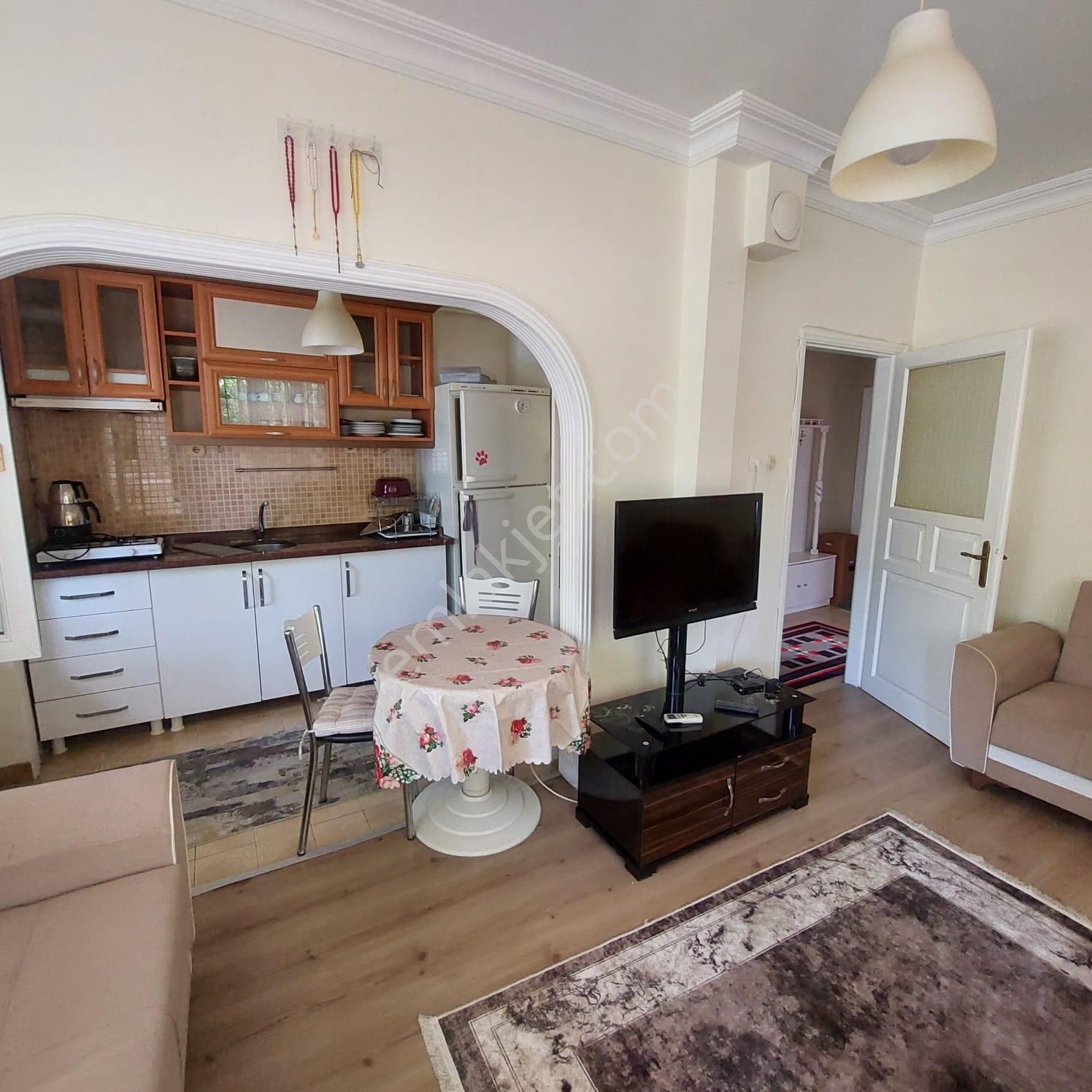 Tarabyaüstü Ulaşım Yakın Eşyalı 1+1 Kiralık Yüksek Giriş Katı