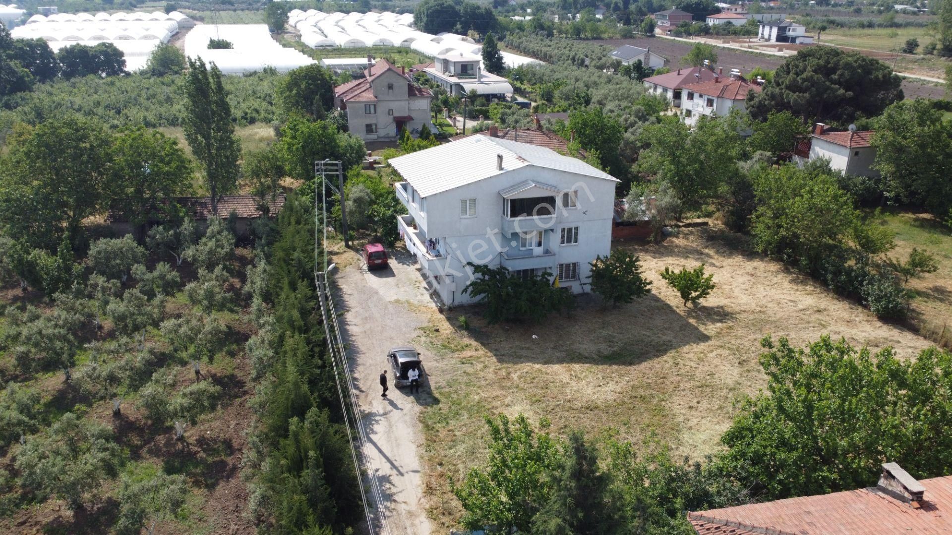 Muradiye Mahallesinde 1462 M² Müstakil Ev Ve Bahçesi