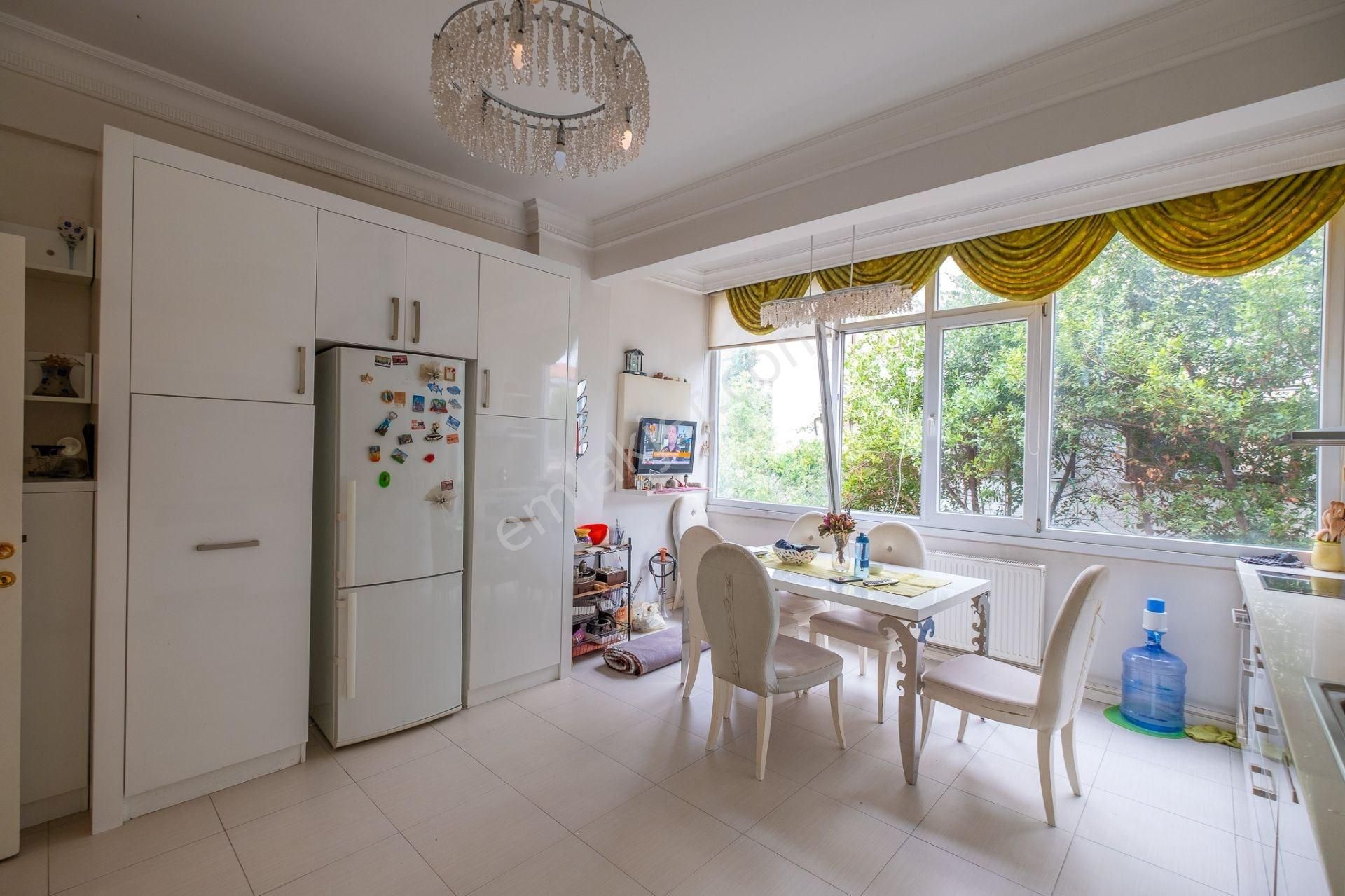Dağıstan Gayrimenkulkden Florya Basınköyde 4+2 380m2 Tiribleks Daire