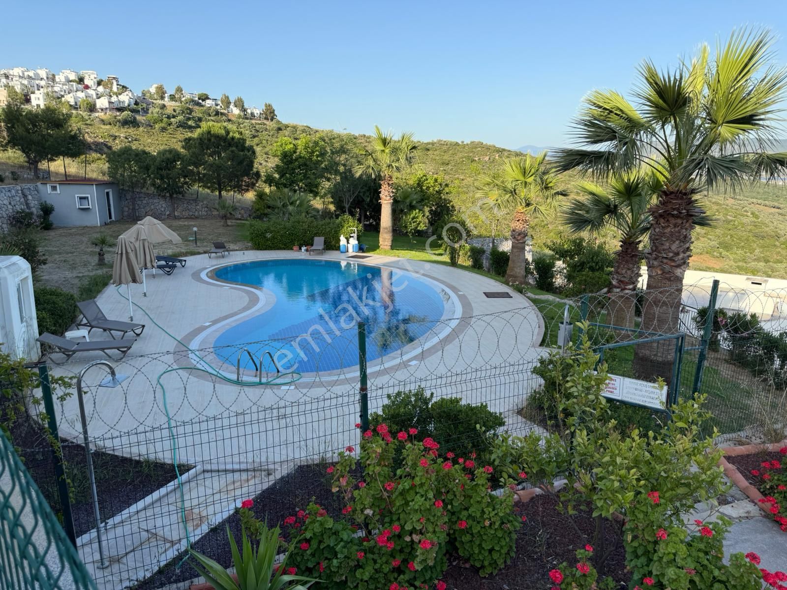 İngilizden Acil Bakımlı Eşyalı Ev Full Manzaralı Kumsala Yakın Daire - Görsel 14