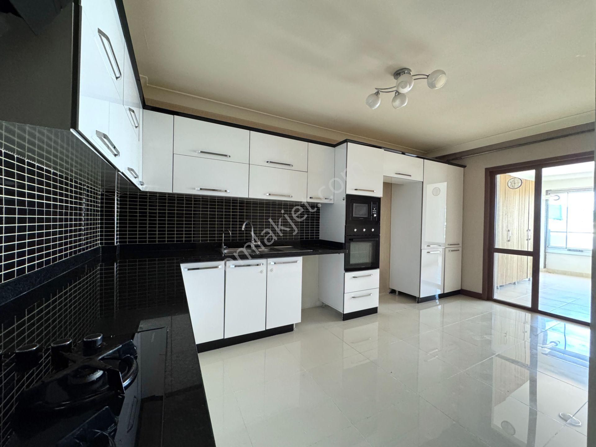 Nasip Emlak'tan Teras Balkonlu Full Yapılı Ara Kat Lüks 3+1 Daire