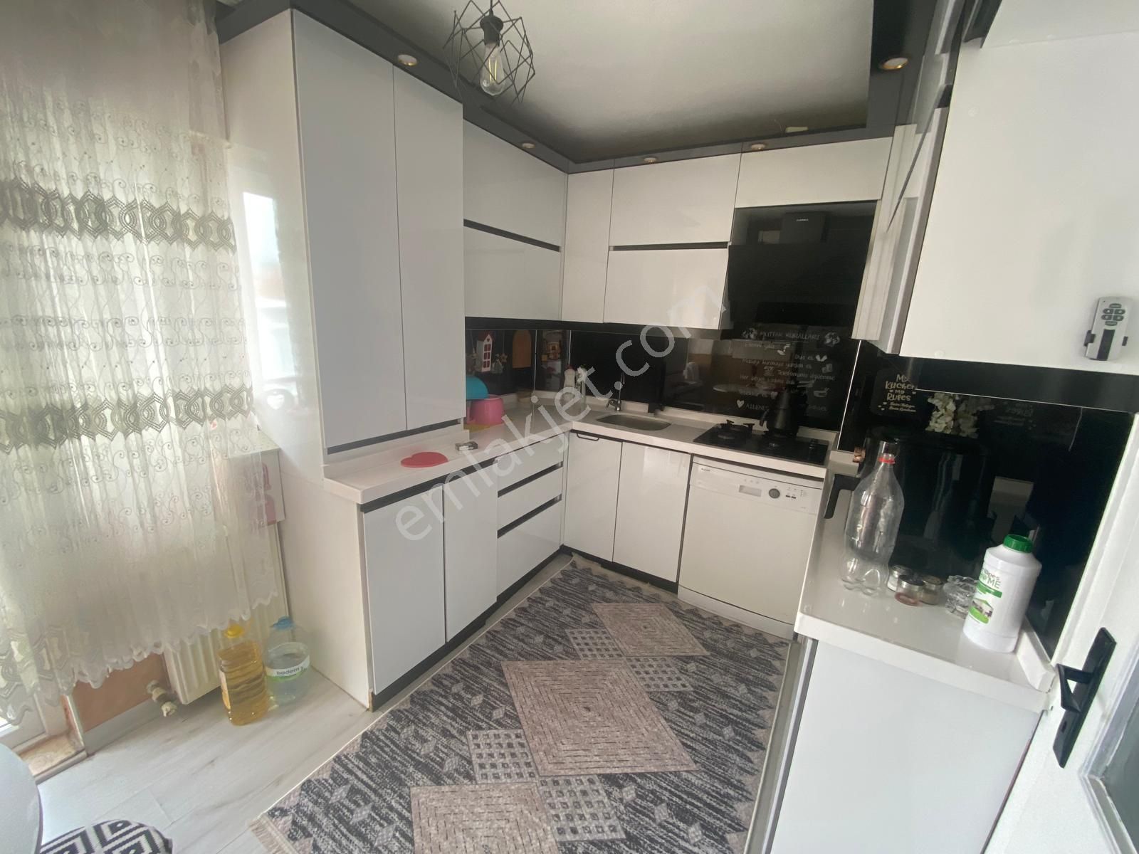 Sincan Emlaktan Yaşar Kemal Cadde Üzerinde 3+1 Bağımsız Asansörlü Satılık Daire