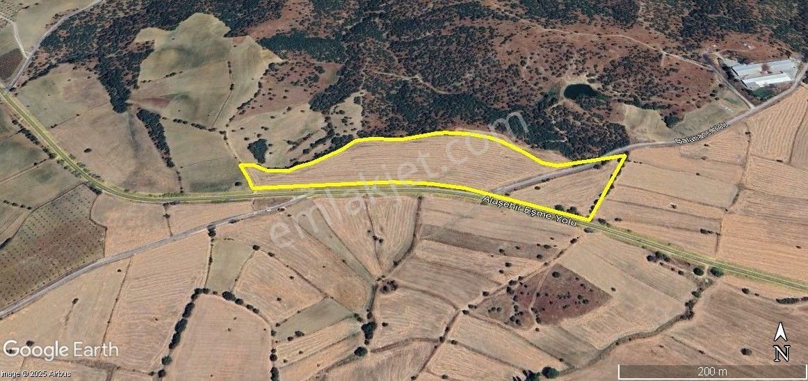 Yuvam Gayrimenkul’den Satılık Eşme Alaşehir Yoluna Cephe 41.564m2 Tarla