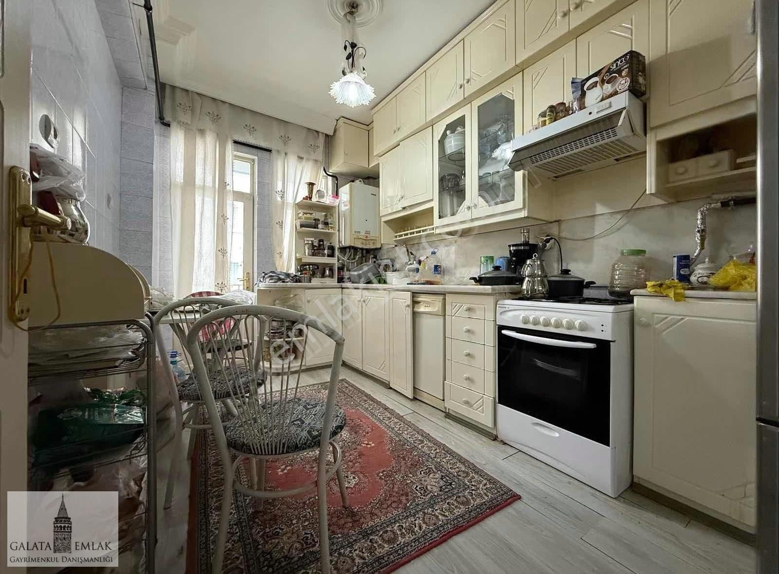 Paşaköşkünde 3+1 Arakat Satılık Daire