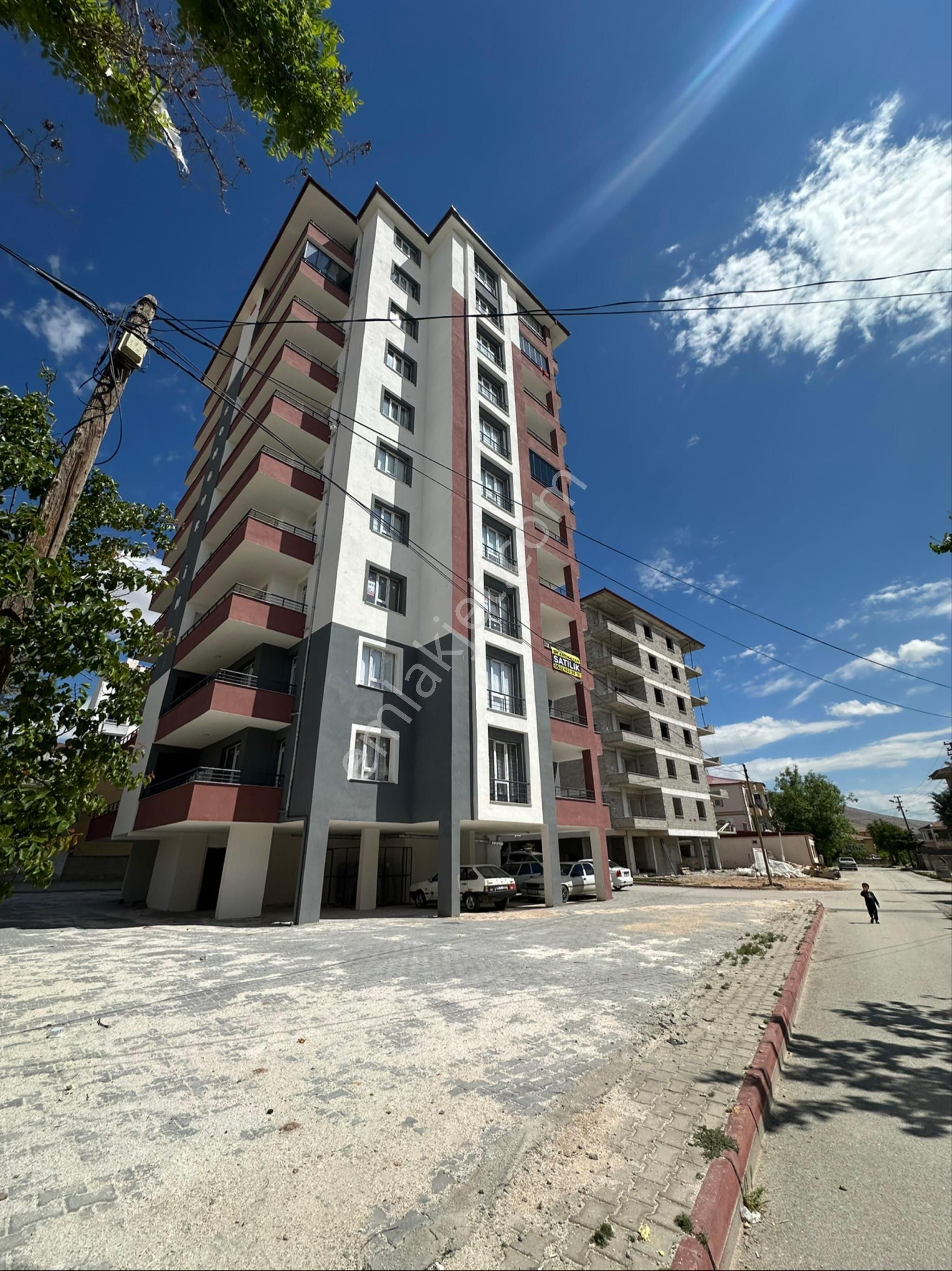 Sy Emlak Gayrimenkul Den İlhanlı Mh Satılık Geniş Daire