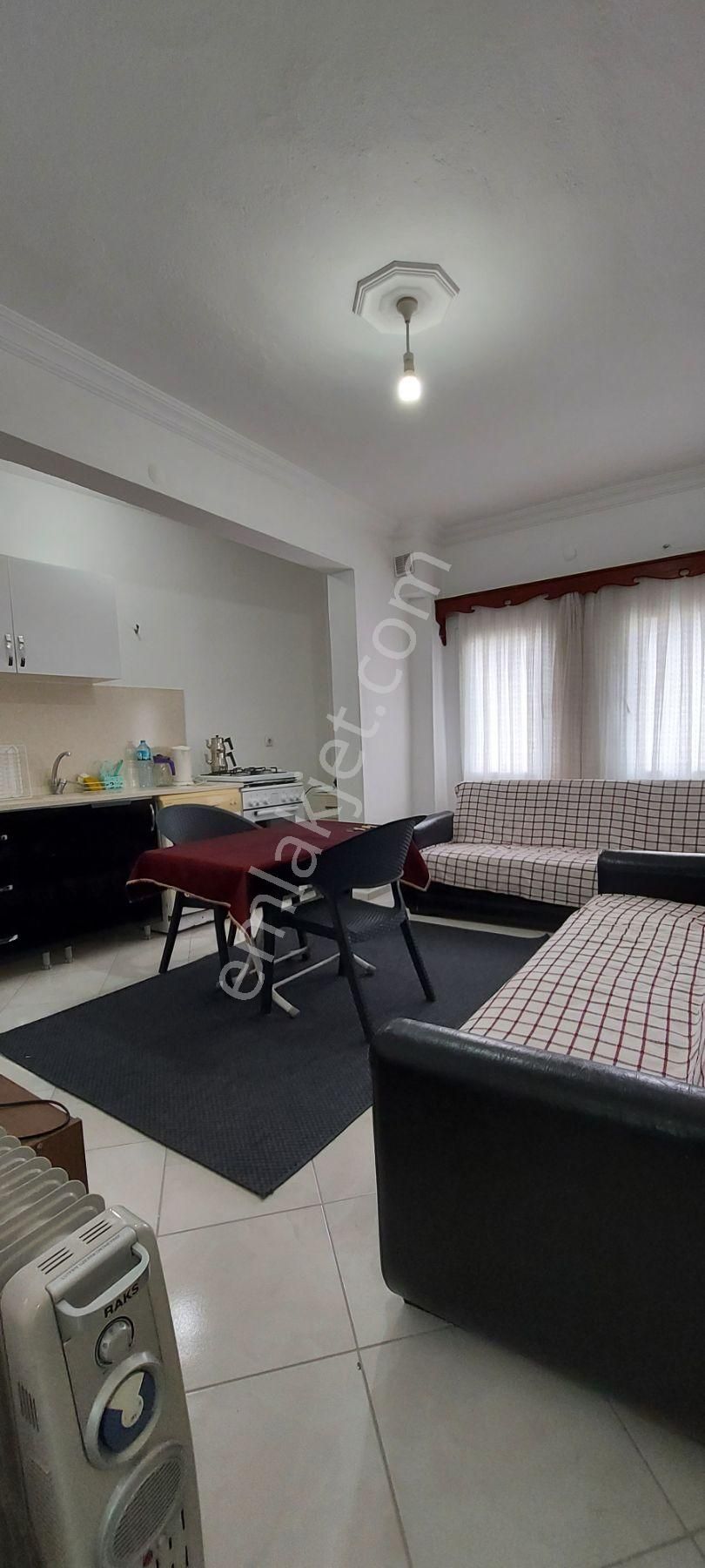 Şehrin Merkezi Çarşı Mahallesinde Her Yere Yakın 1+1 Daire - Görsel 2